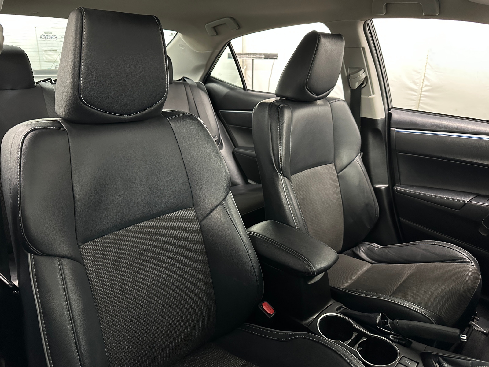 Thumbnail: 2016 Toyota Corolla - 2