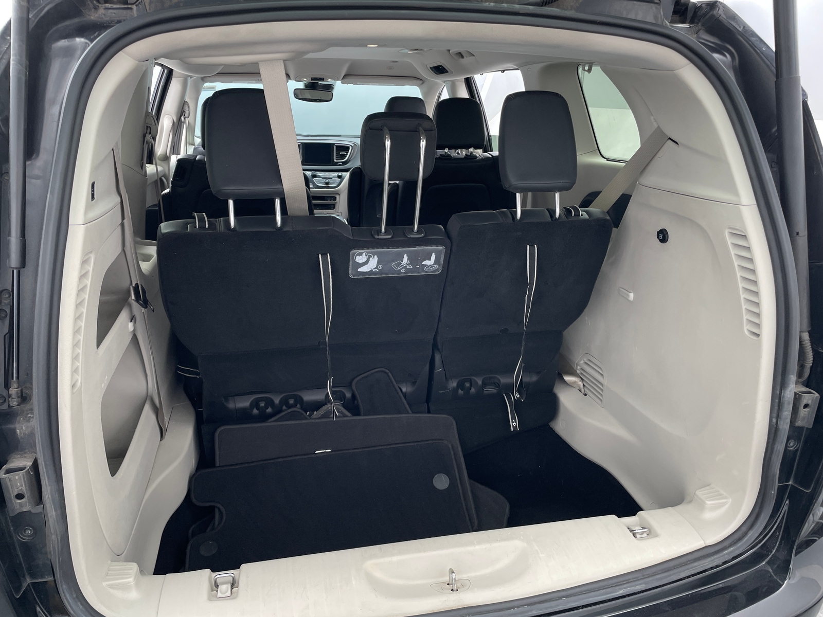 Thumbnail: 2020 Chrysler Pacifica - 6