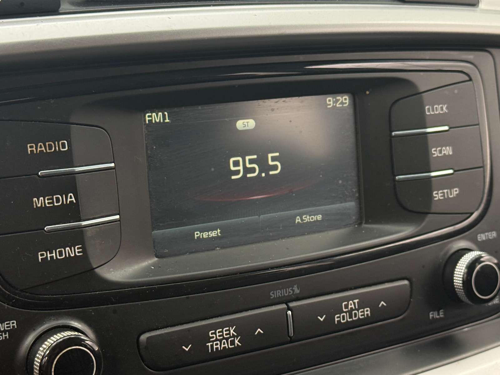 Thumbnail: 2018 Kia Sorento - 4