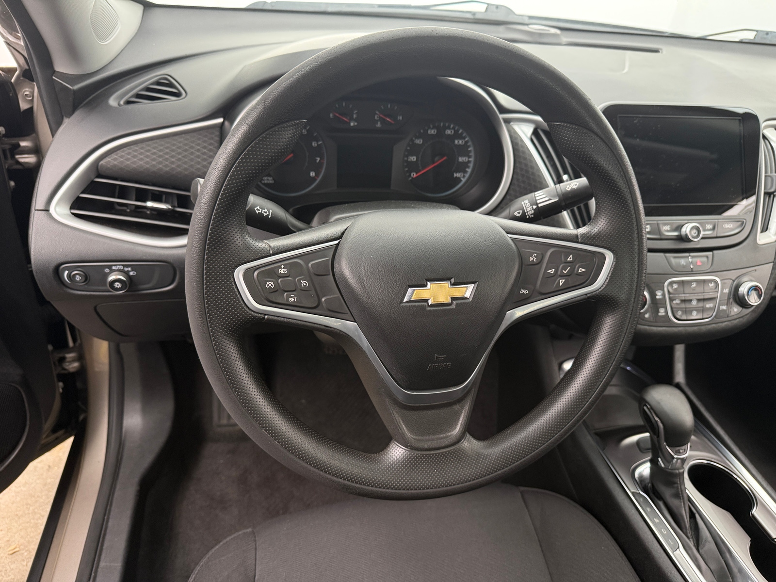 Thumbnail: 2022 Chevrolet Malibu - 5