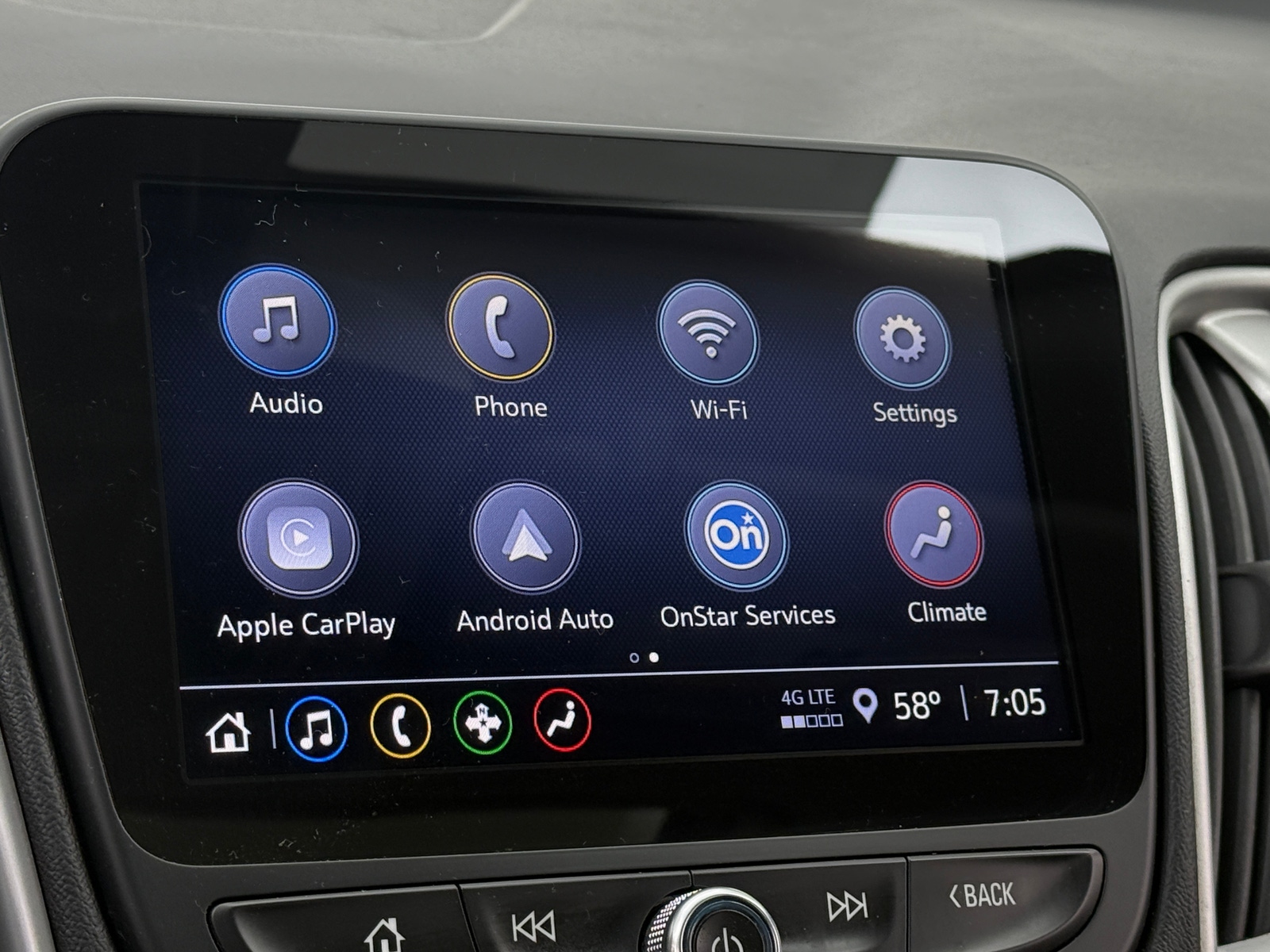 Thumbnail: 2022 Chevrolet Malibu - 4