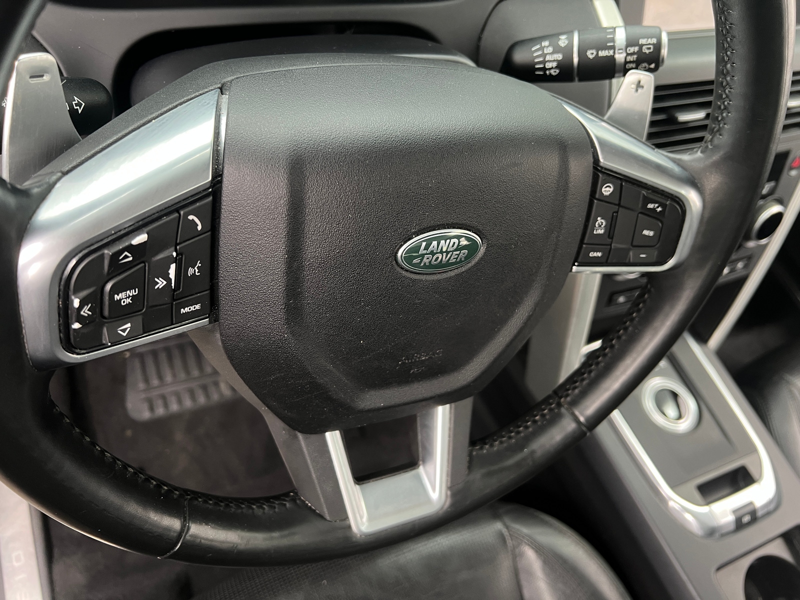 Thumbnail: 2015 Land Rover Discovery Sport - 4