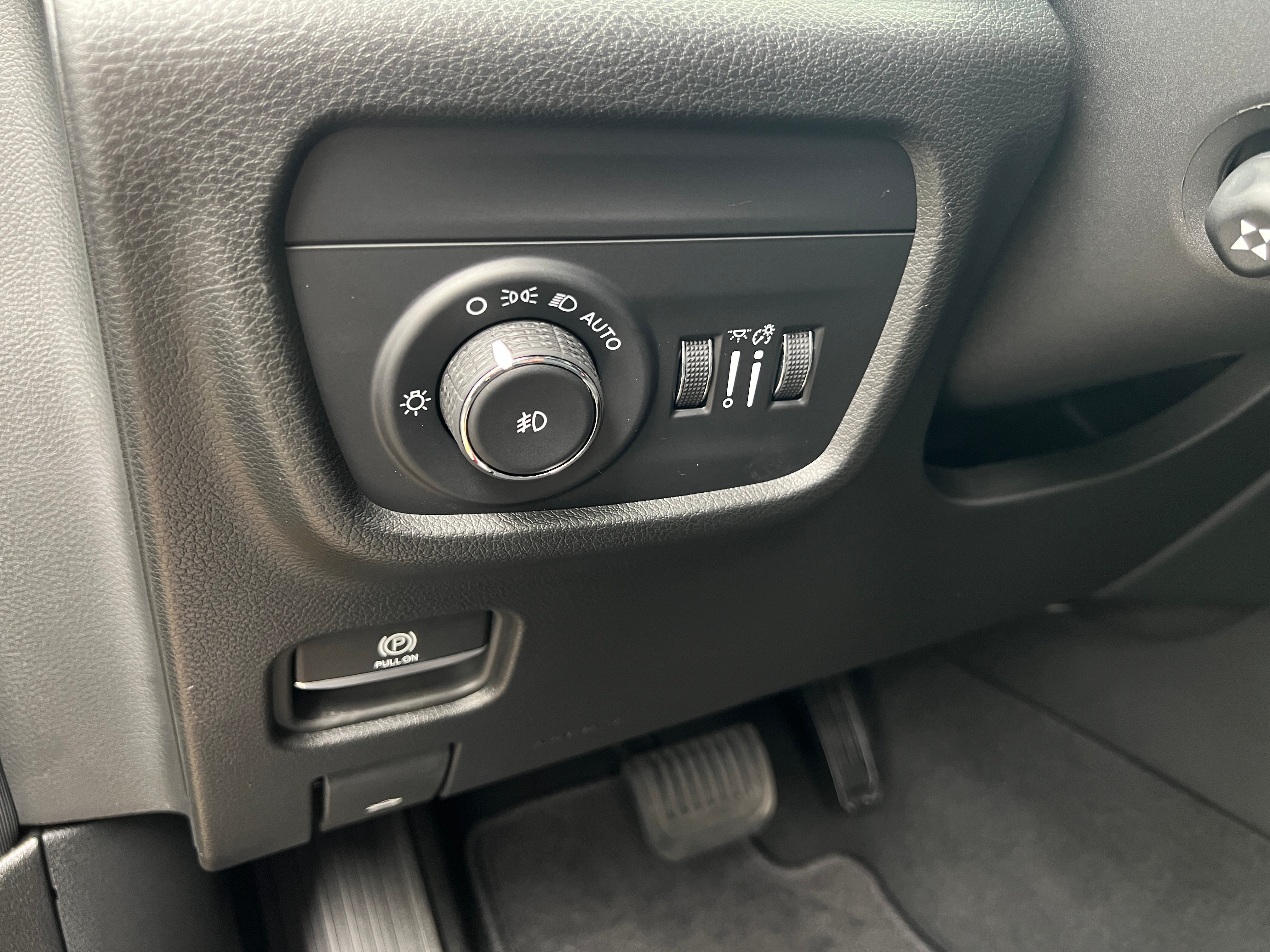 2025 Jeep Grand Cherokee Overland - Photo 11