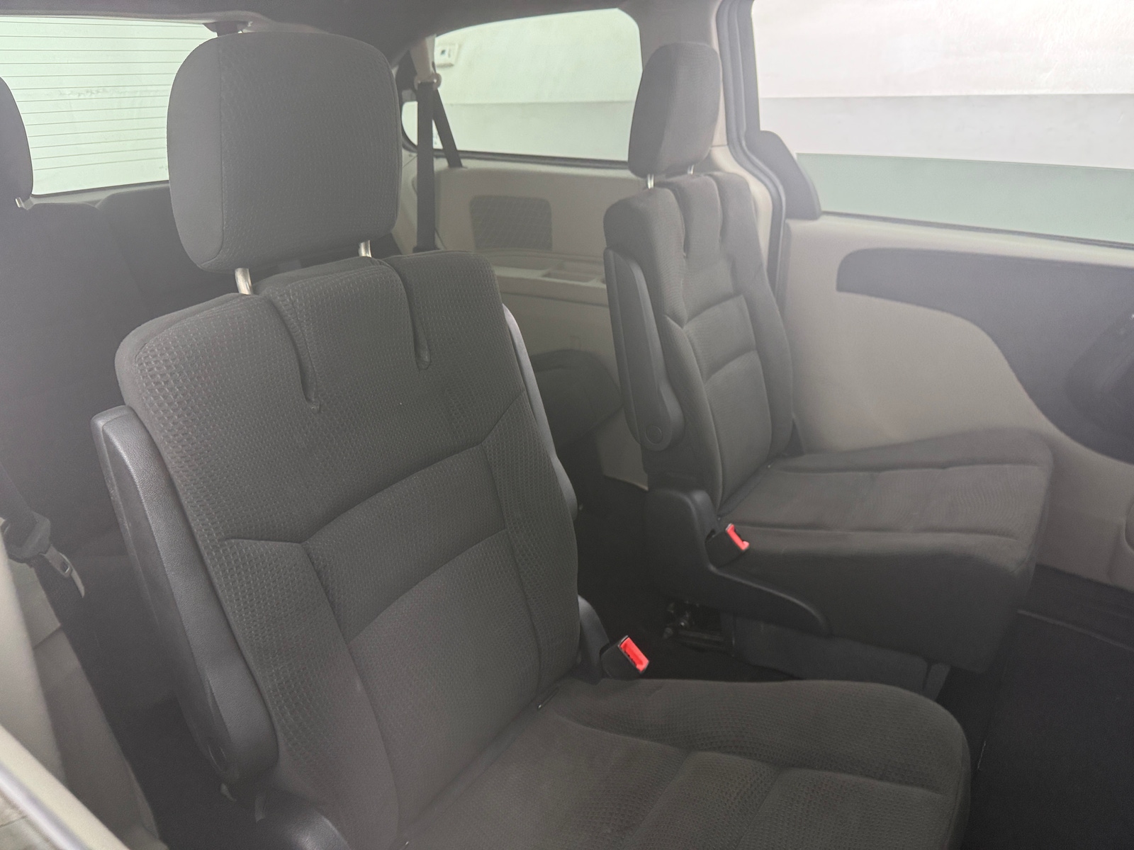 Thumbnail: 2016 Dodge Grand Caravan - 6