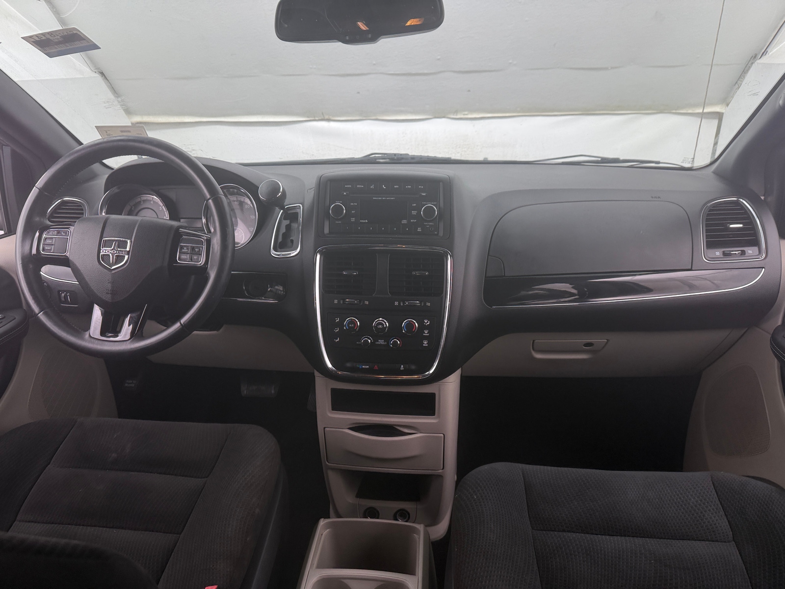 Thumbnail: 2016 Dodge Grand Caravan - 3