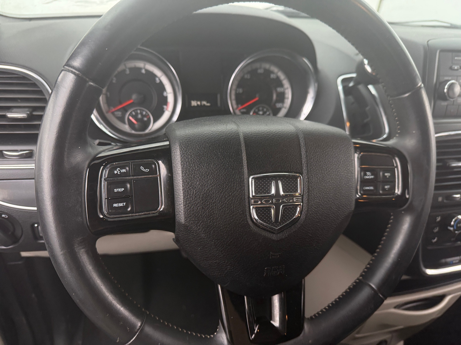 Thumbnail: 2016 Dodge Grand Caravan - 5