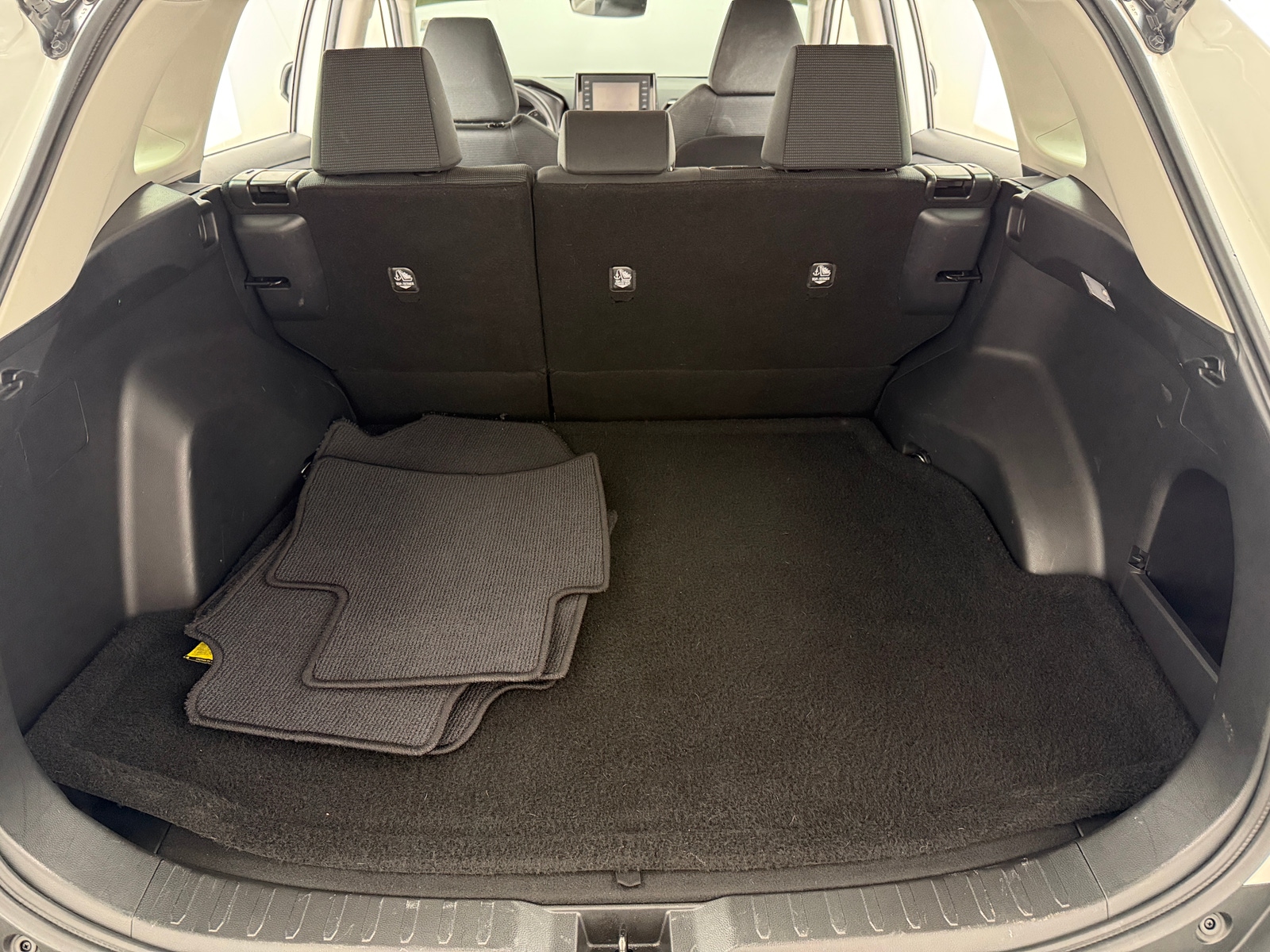 Thumbnail: 2021 Toyota RAV4 - 7