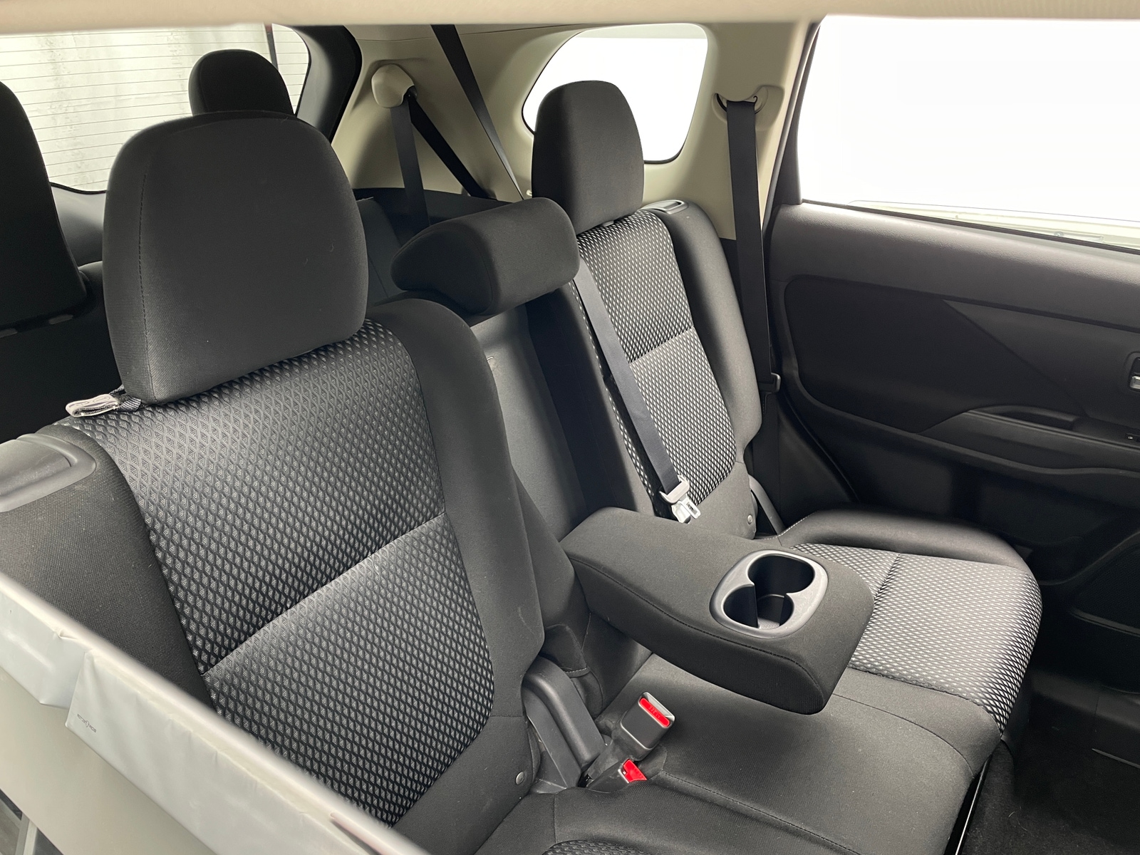 Thumbnail: 2018 Mitsubishi Outlander - 6