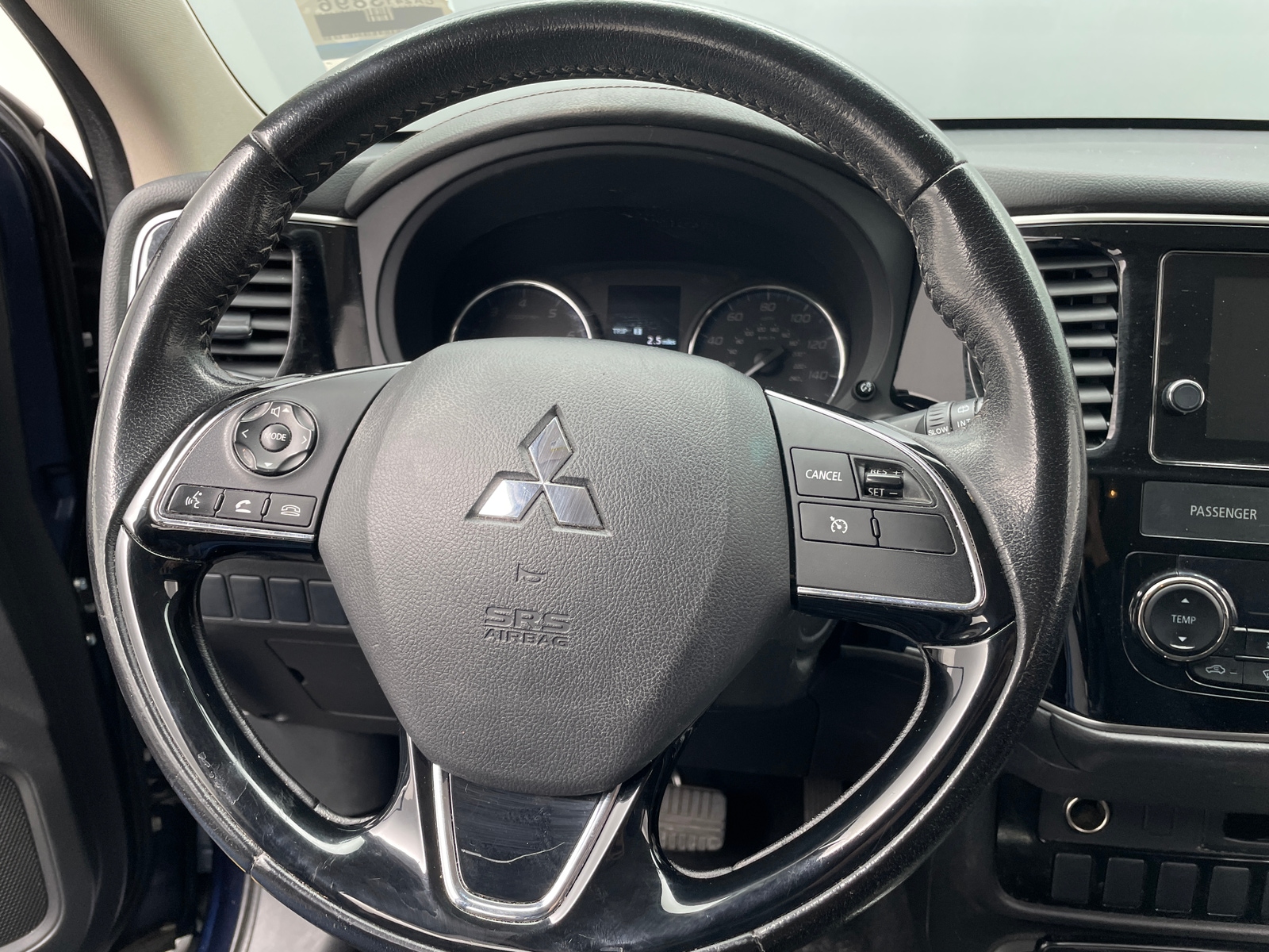 Thumbnail: 2018 Mitsubishi Outlander - 5