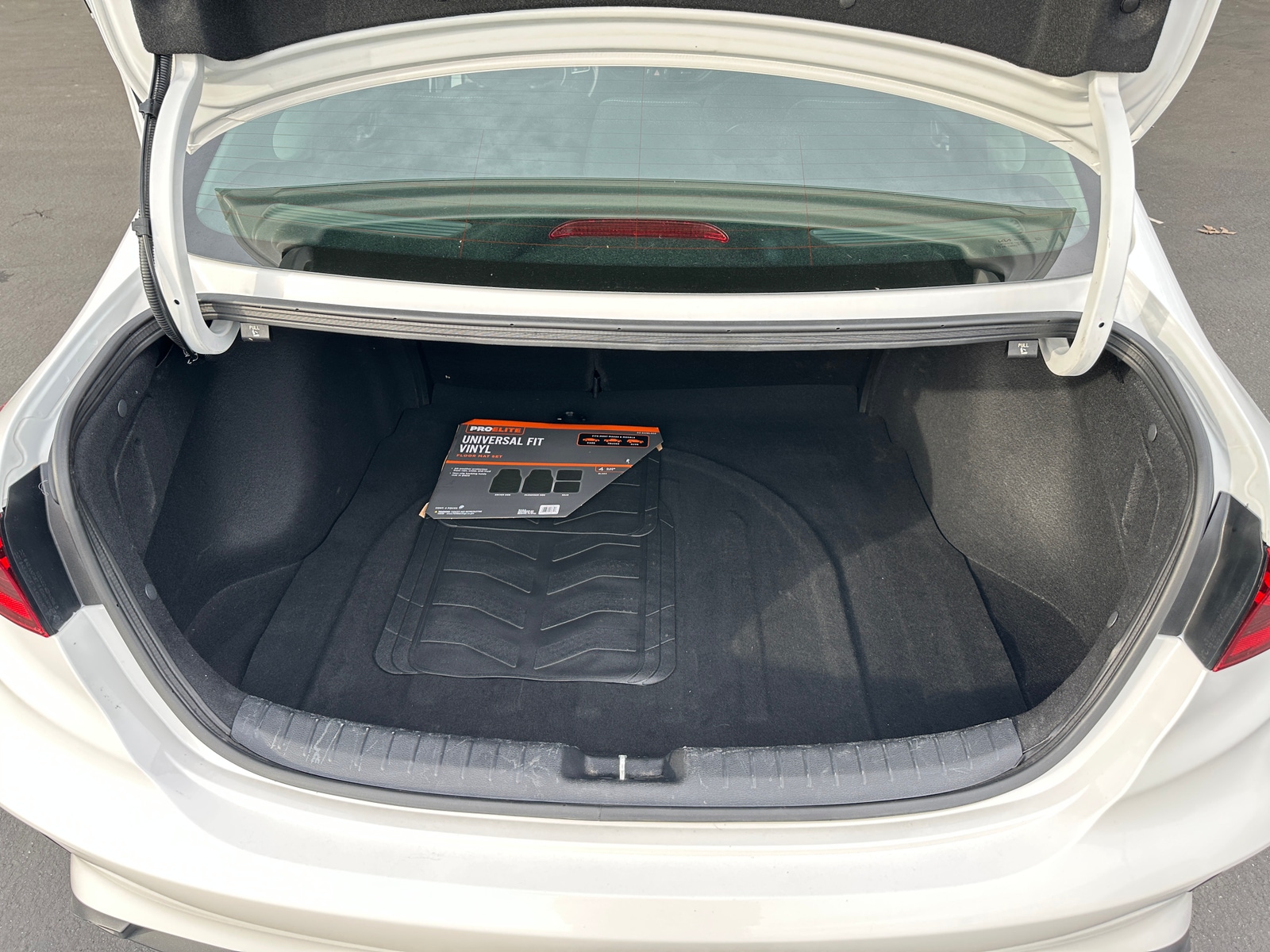 Thumbnail: 2024 Kia Forte - 7