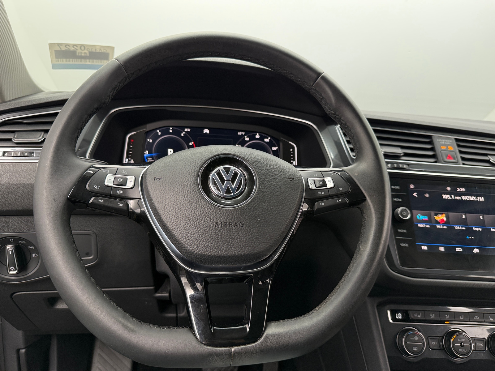 Thumbnail: 2020 Volkswagen Tiguan - 4