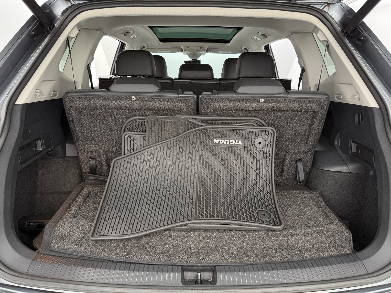 Thumbnail: 2020 Volkswagen Tiguan - 6