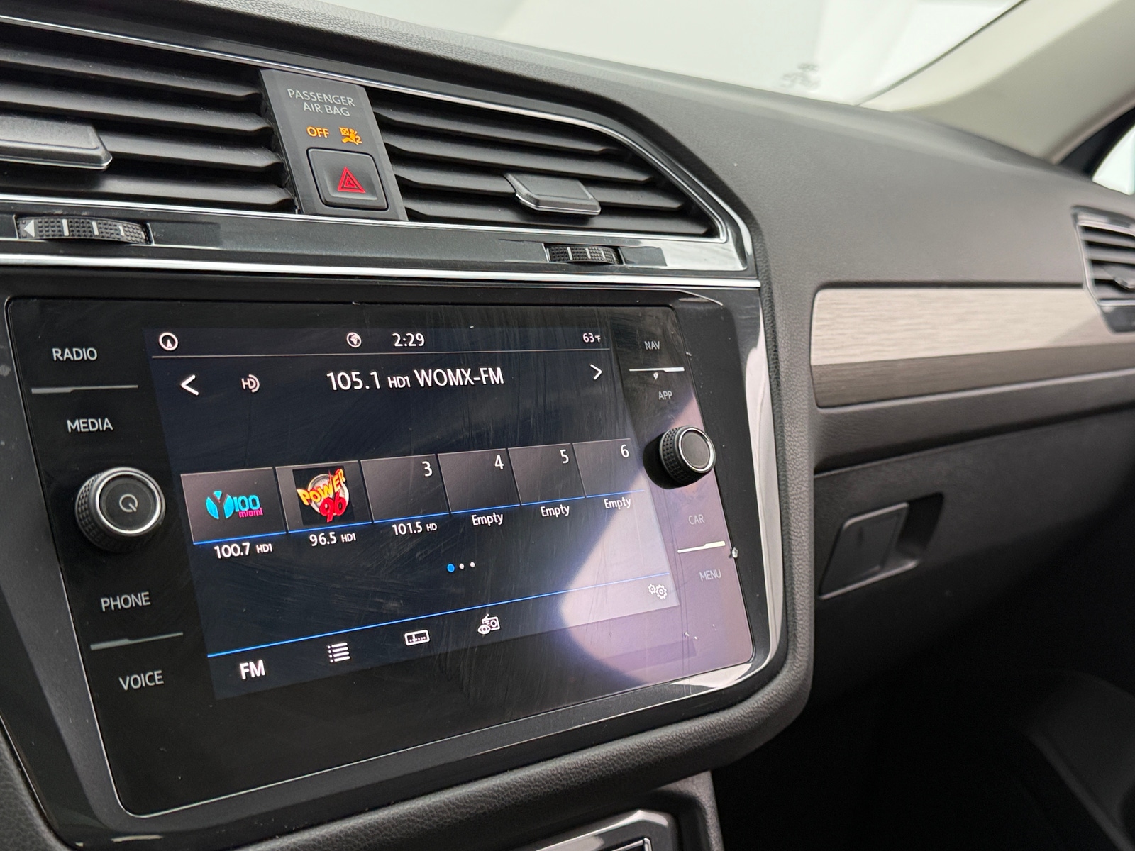 Thumbnail: 2020 Volkswagen Tiguan - 3