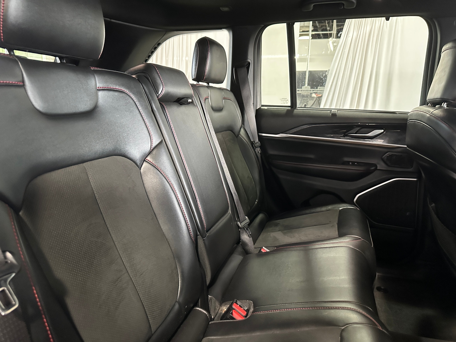 Thumbnail: 2022 Jeep Grand Cherokee - 5