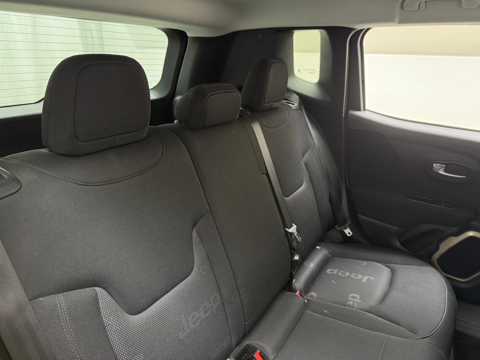 Thumbnail: 2017 Jeep Renegade - 6