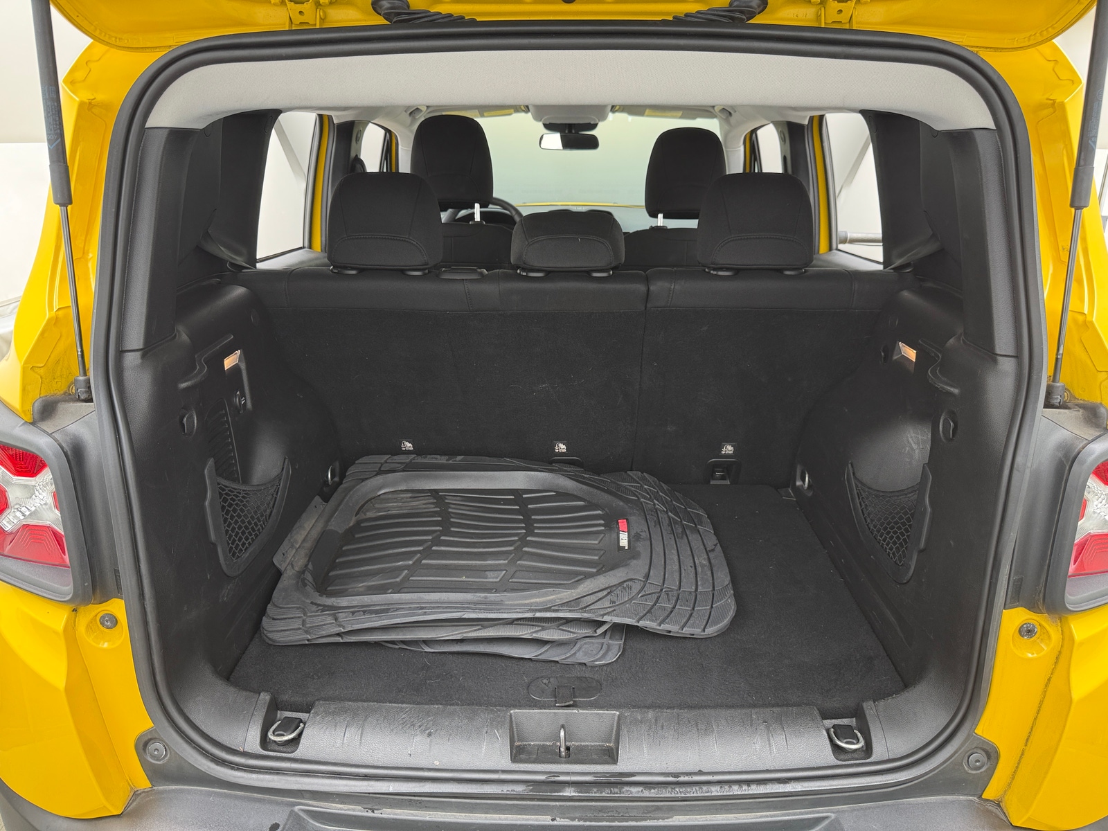 Thumbnail: 2017 Jeep Renegade - 7