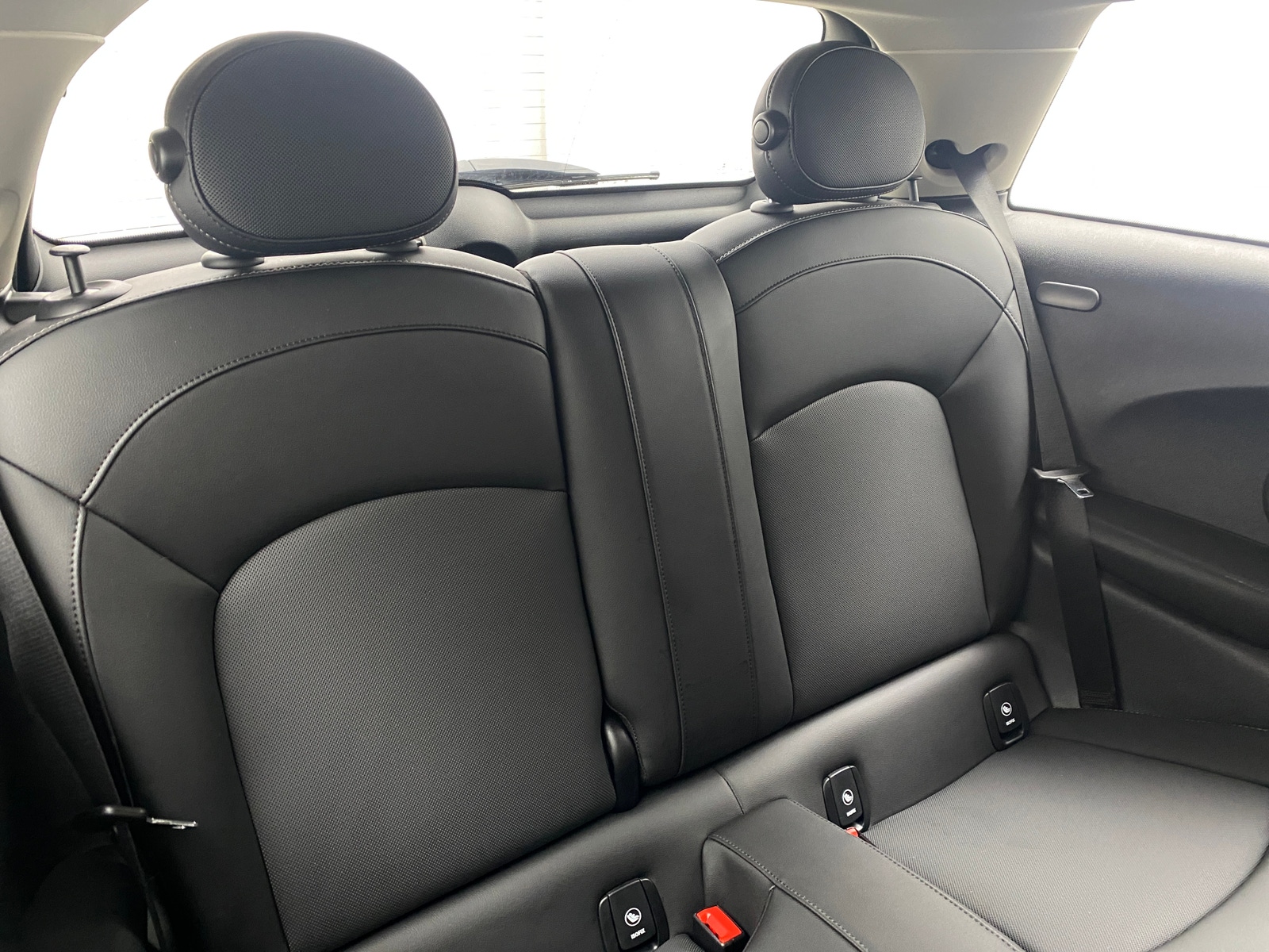 Thumbnail: 2022 MINI Cooper Hardtop - 5