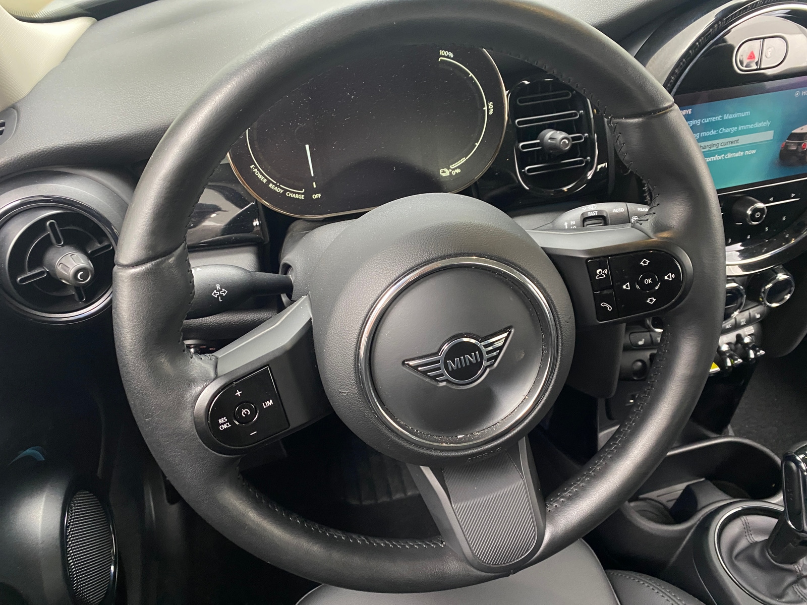 Thumbnail: 2022 MINI Cooper Hardtop - 4