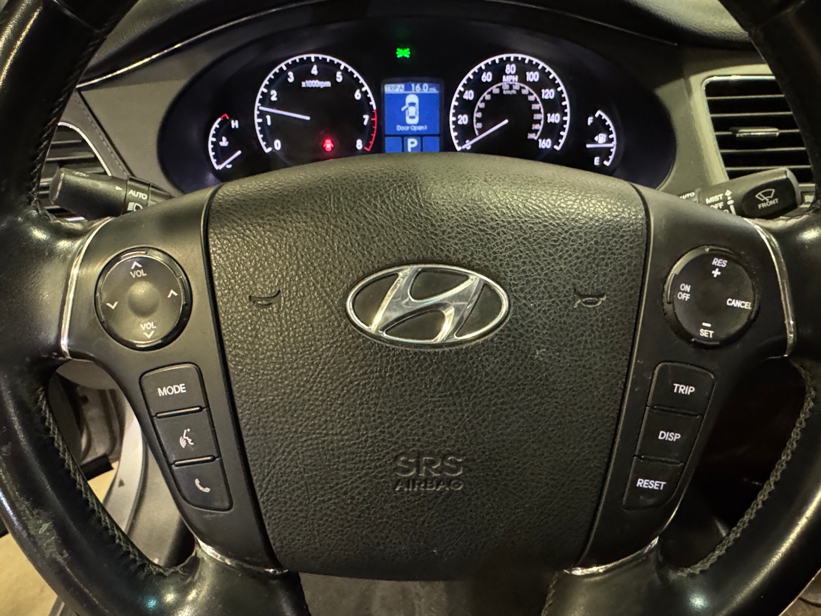 Thumbnail: 2011 Hyundai Genesis - 4