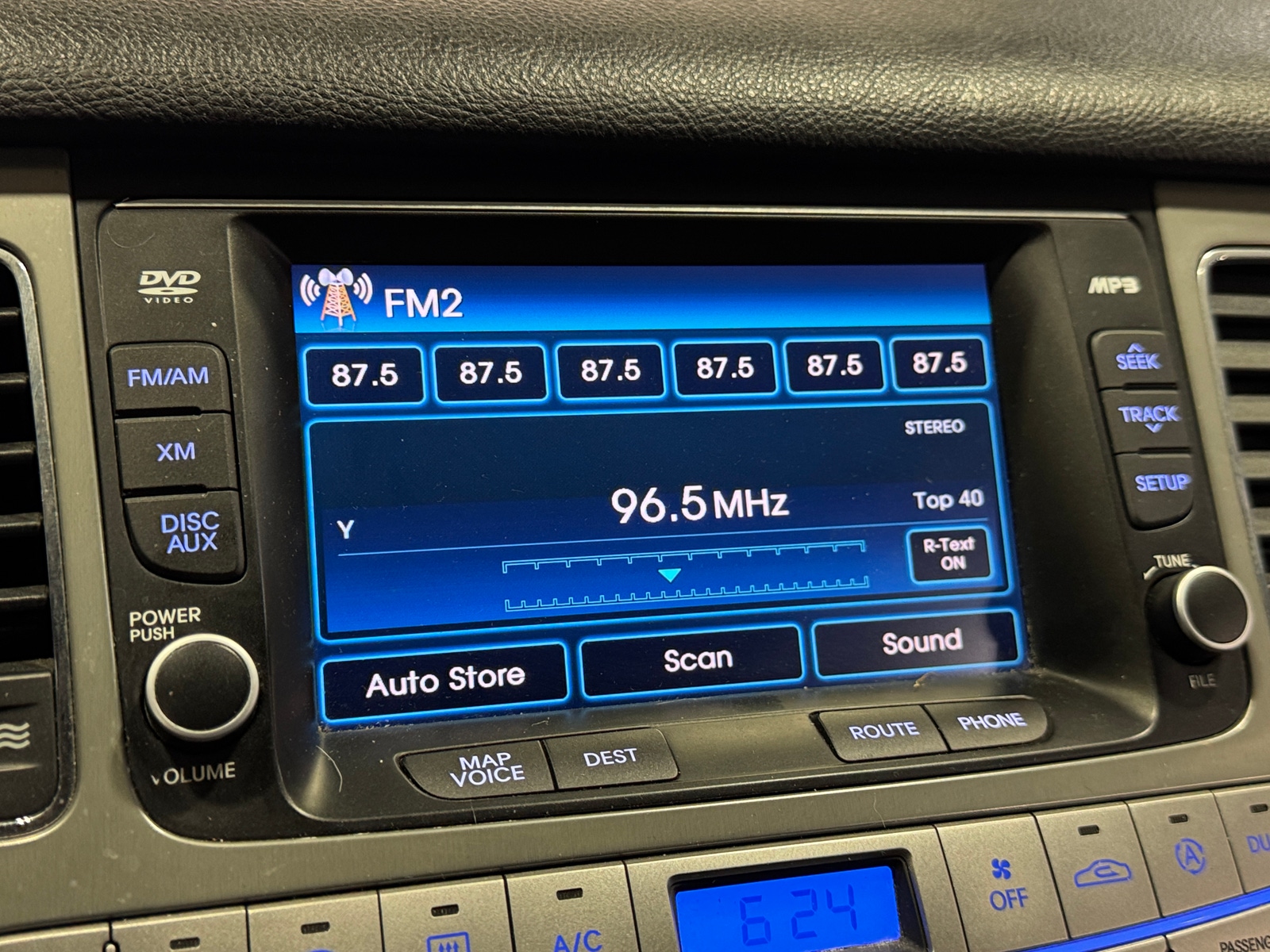 Thumbnail: 2011 Hyundai Genesis - 3