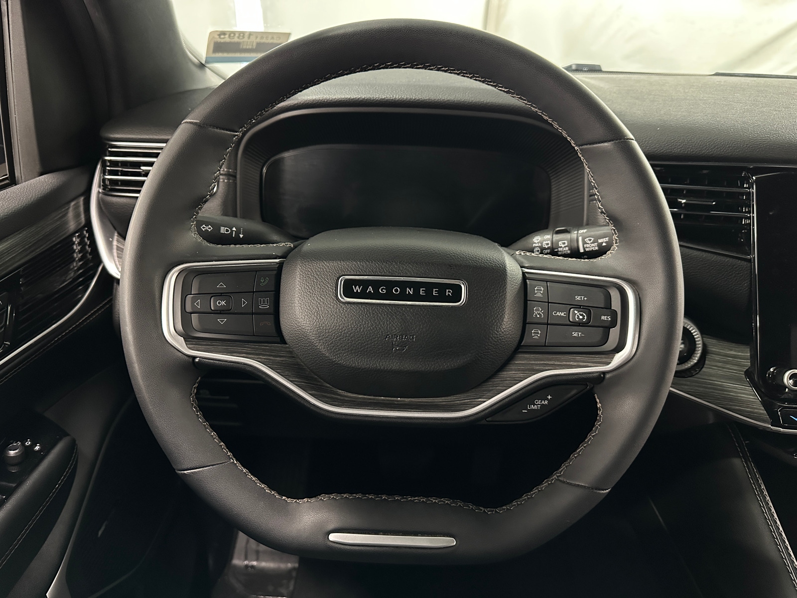 Thumbnail: 2024 Jeep Wagoneer - 4