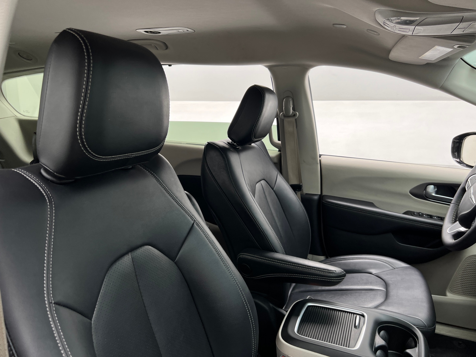 Thumbnail: 2024 Chrysler Pacifica - 2