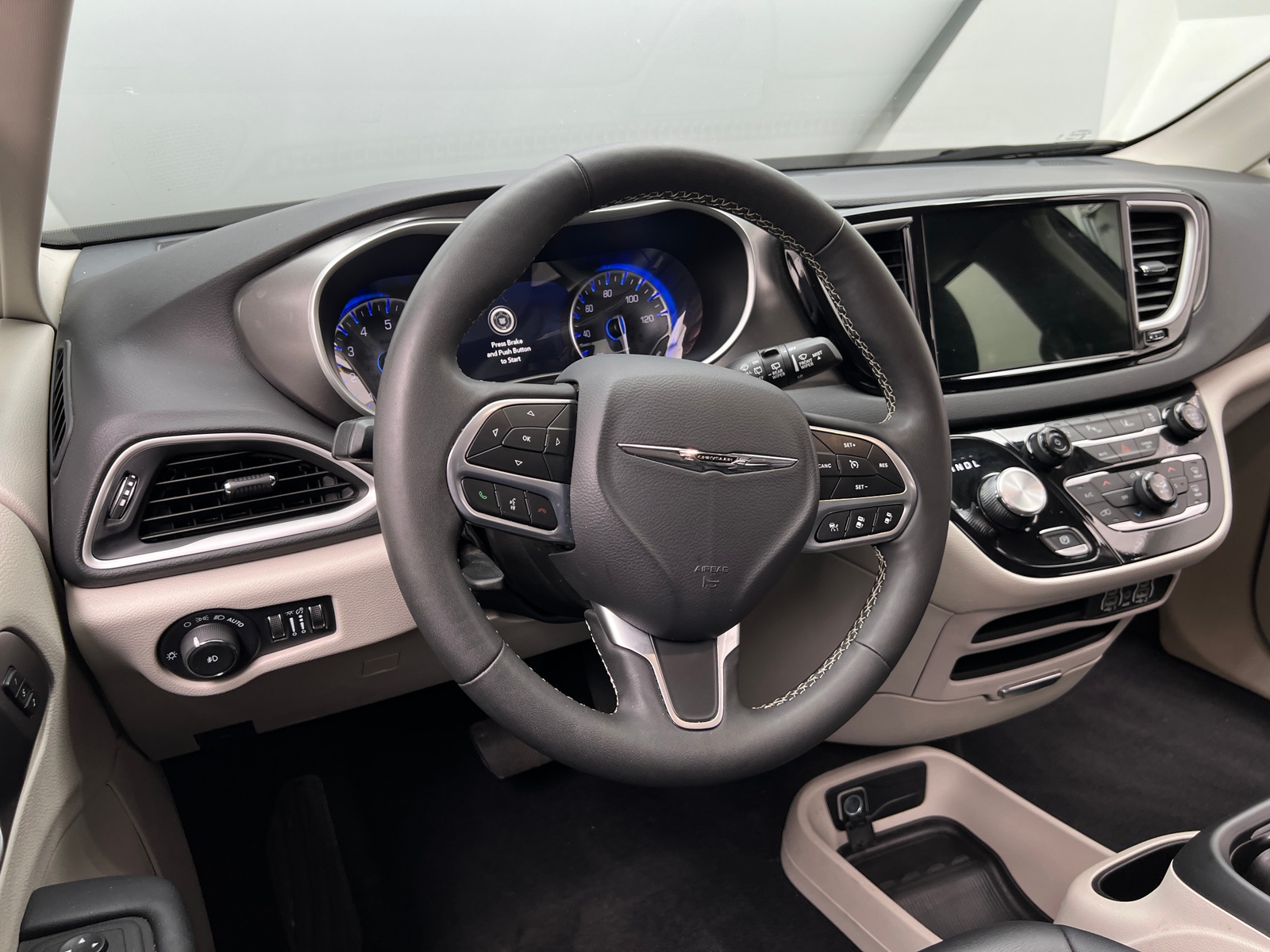 Thumbnail: 2024 Chrysler Pacifica - 5