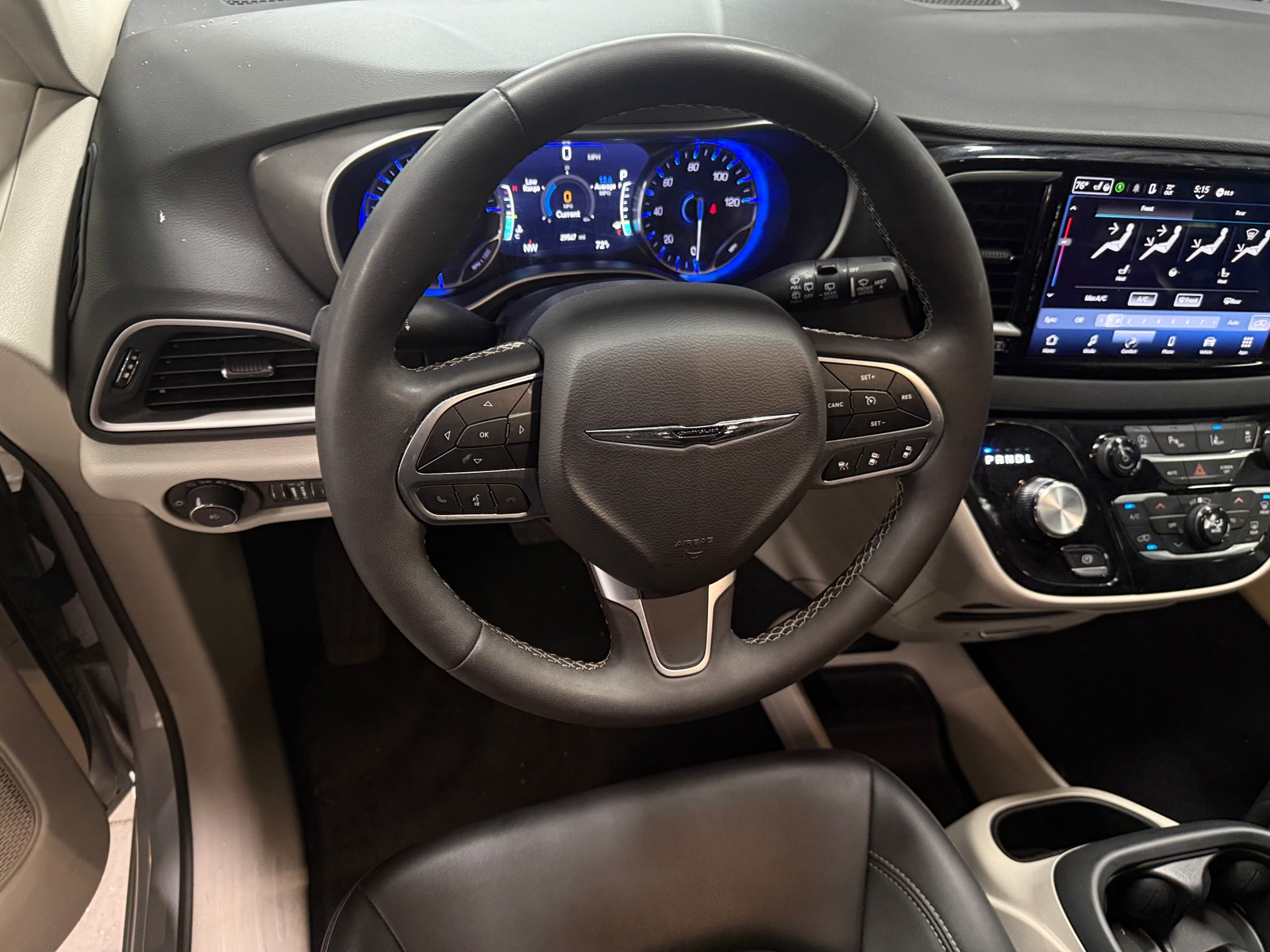 Thumbnail: 2024 Chrysler Pacifica - 5