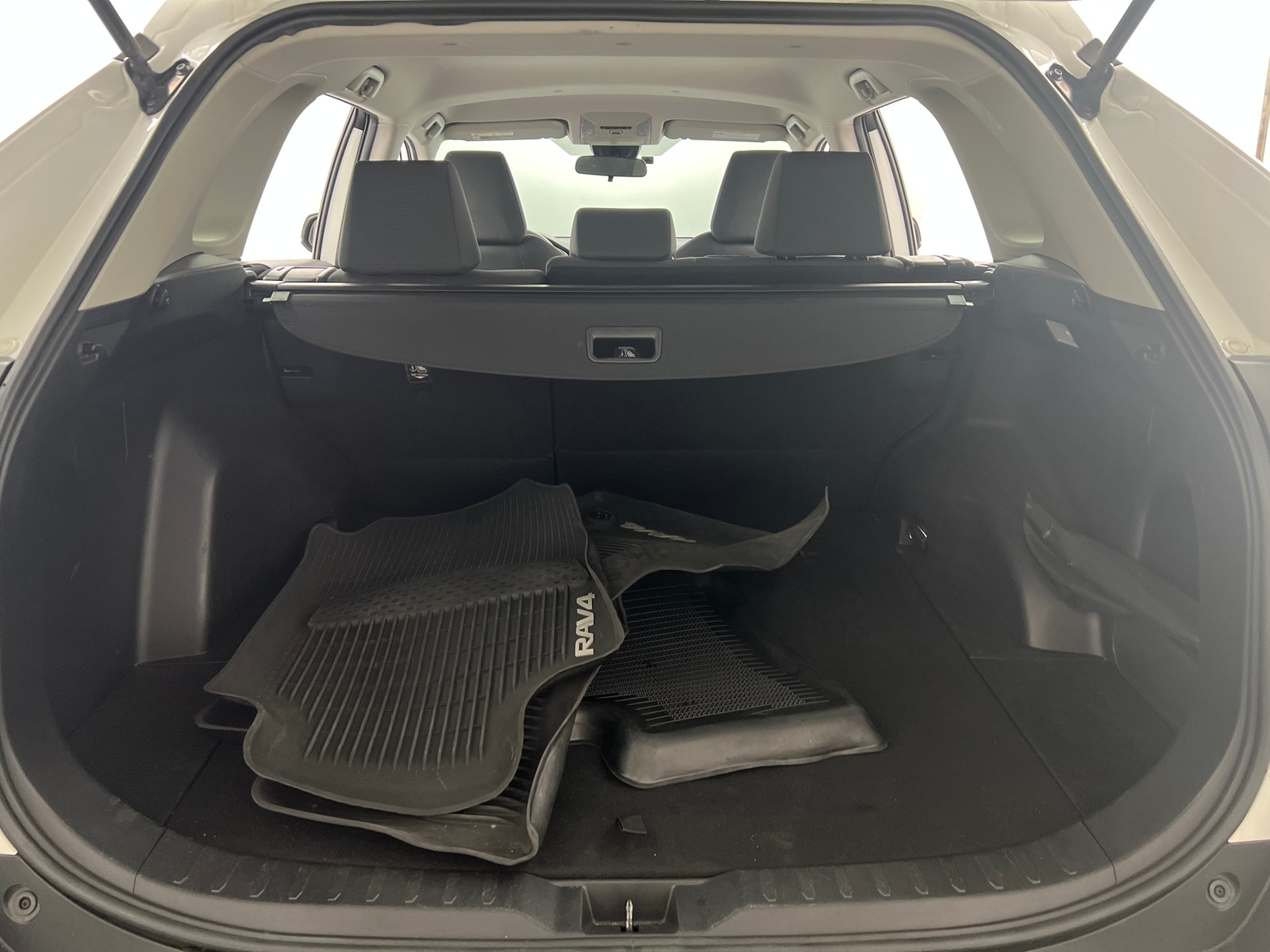 Thumbnail: 2020 Toyota RAV4 - 7