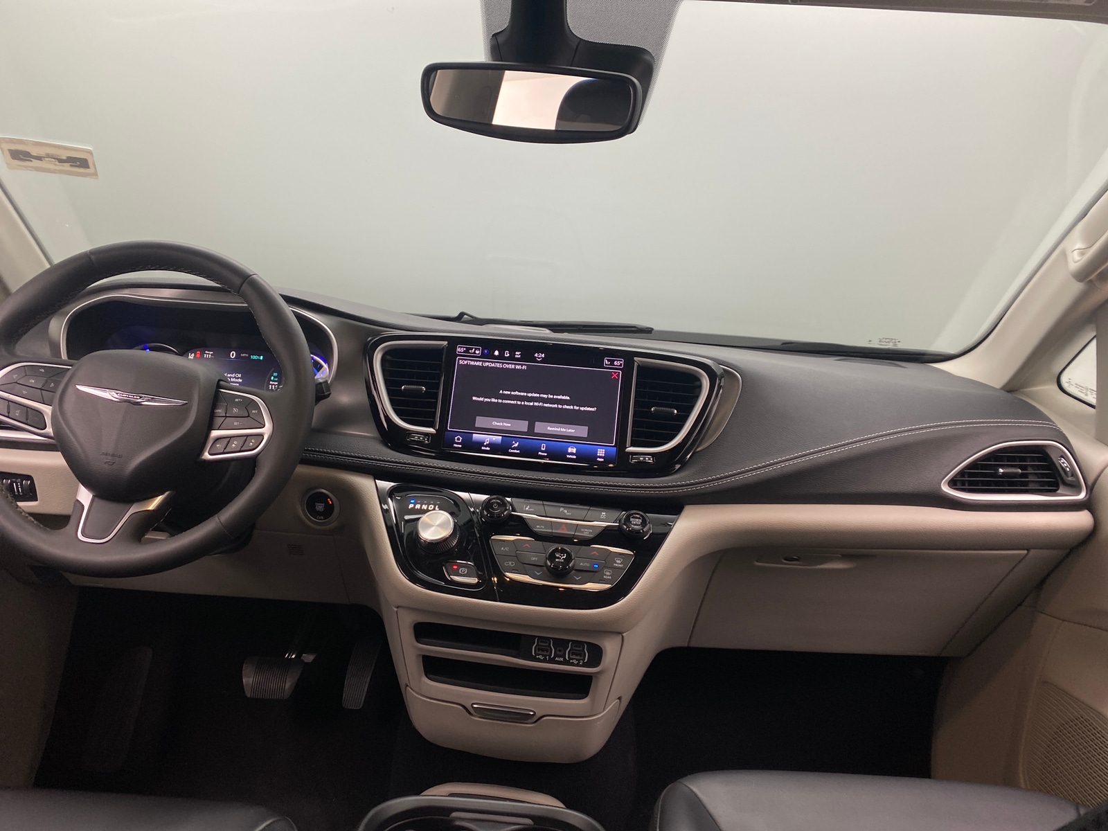Thumbnail: 2023 Chrysler Pacifica - 2