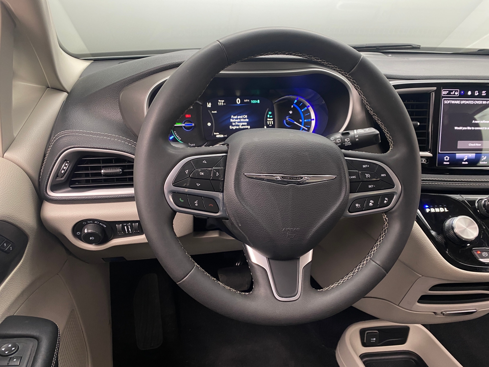 Thumbnail: 2023 Chrysler Pacifica - 4