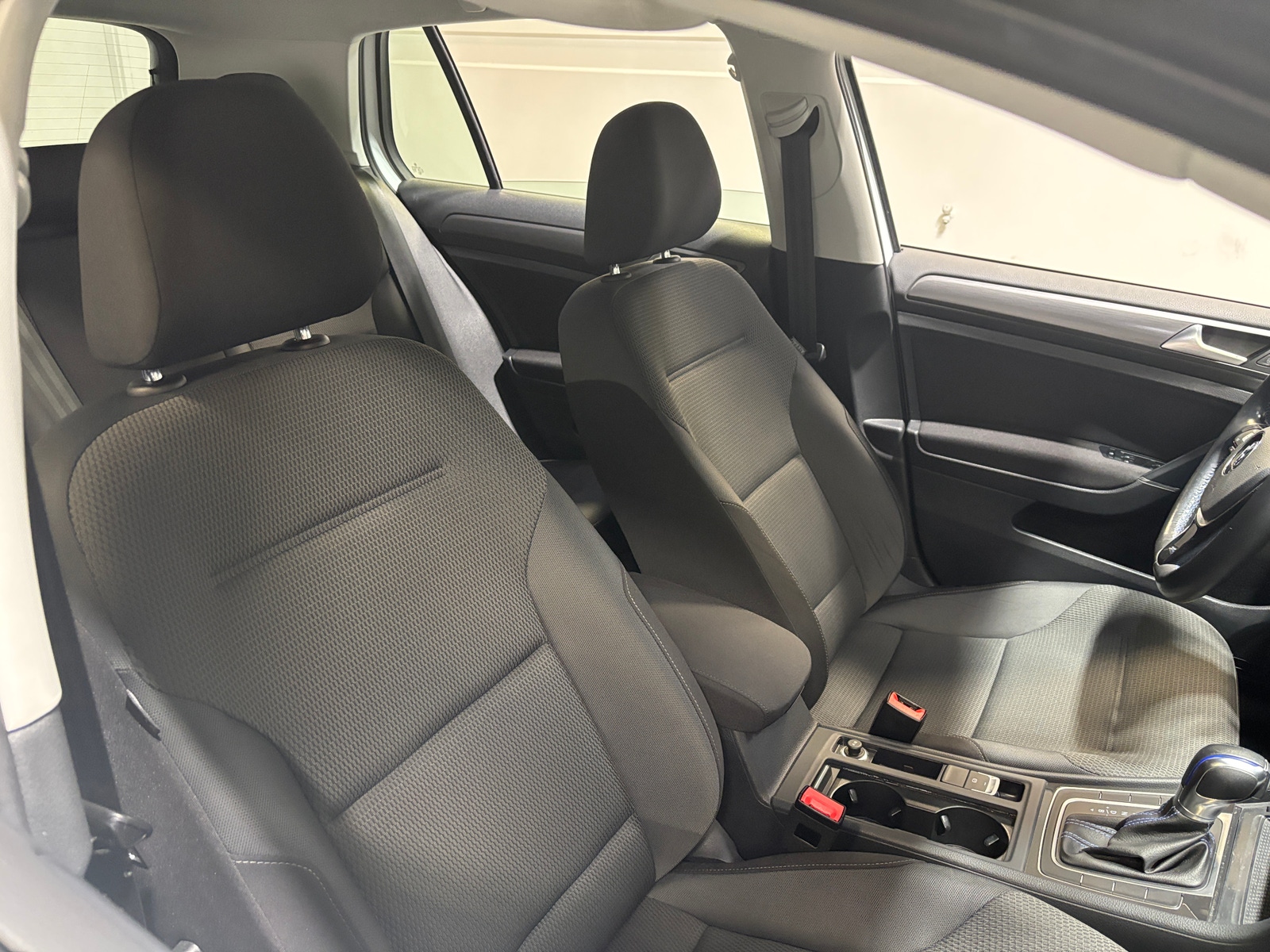 Thumbnail: 2019 Volkswagen e-Golf - 2