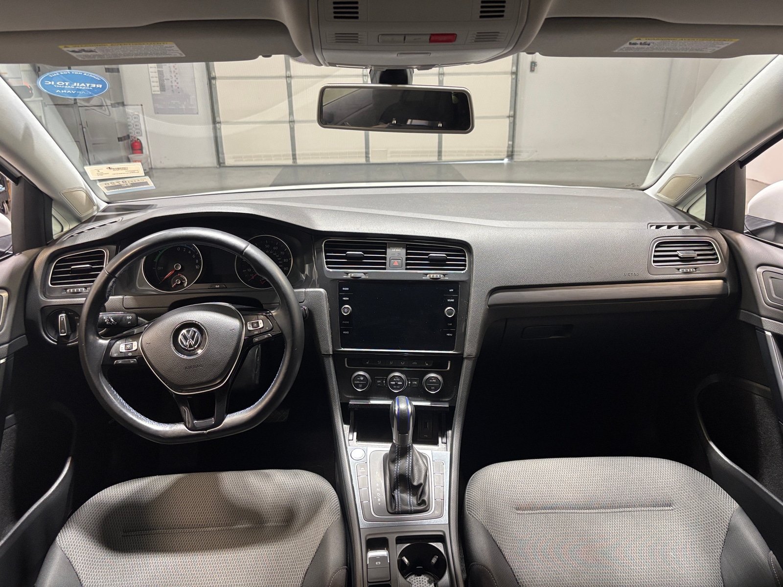 Thumbnail: 2019 Volkswagen e-Golf - 3