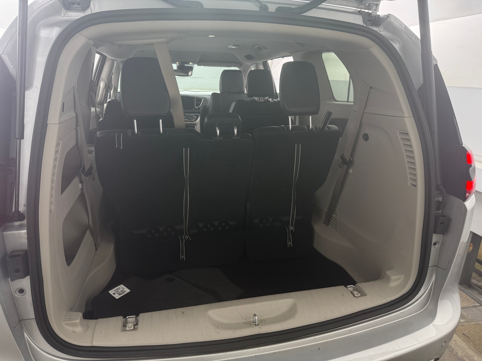 Thumbnail: 2024 Chrysler Pacifica - 6