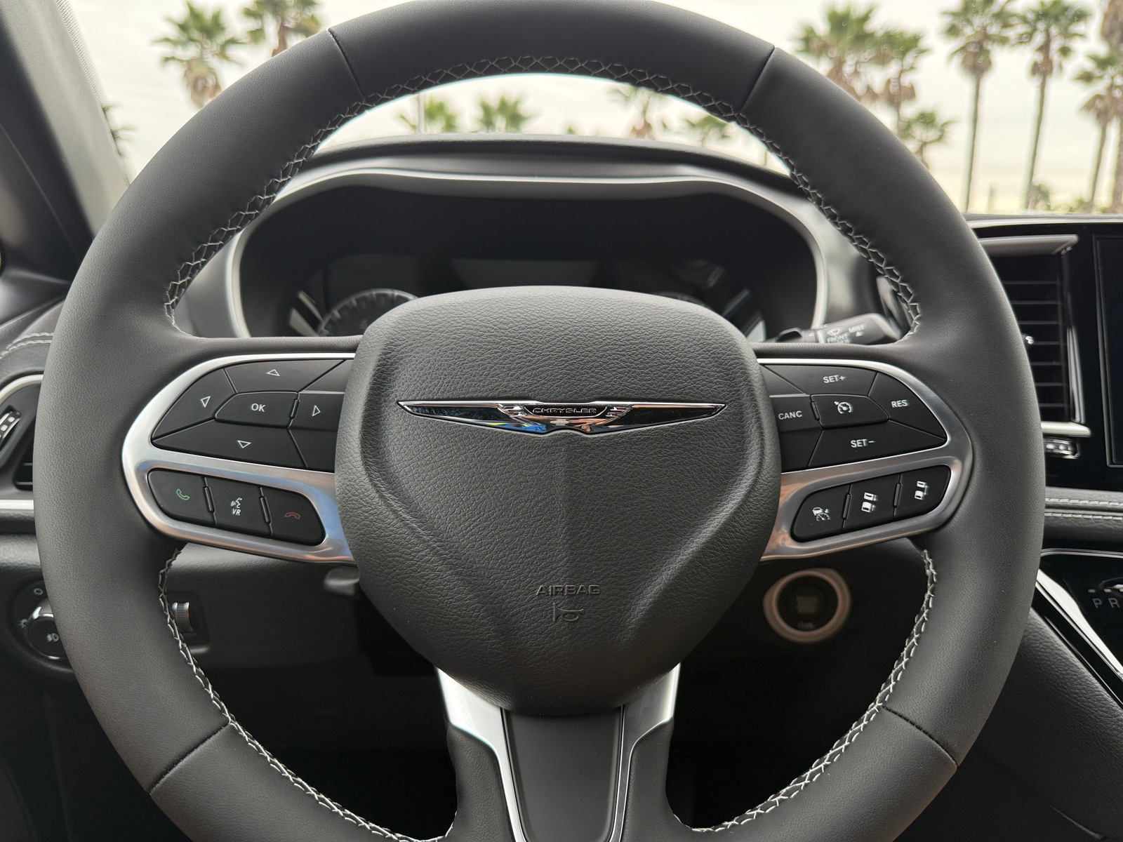 Thumbnail: 2026 Chrysler Pacifica - 4