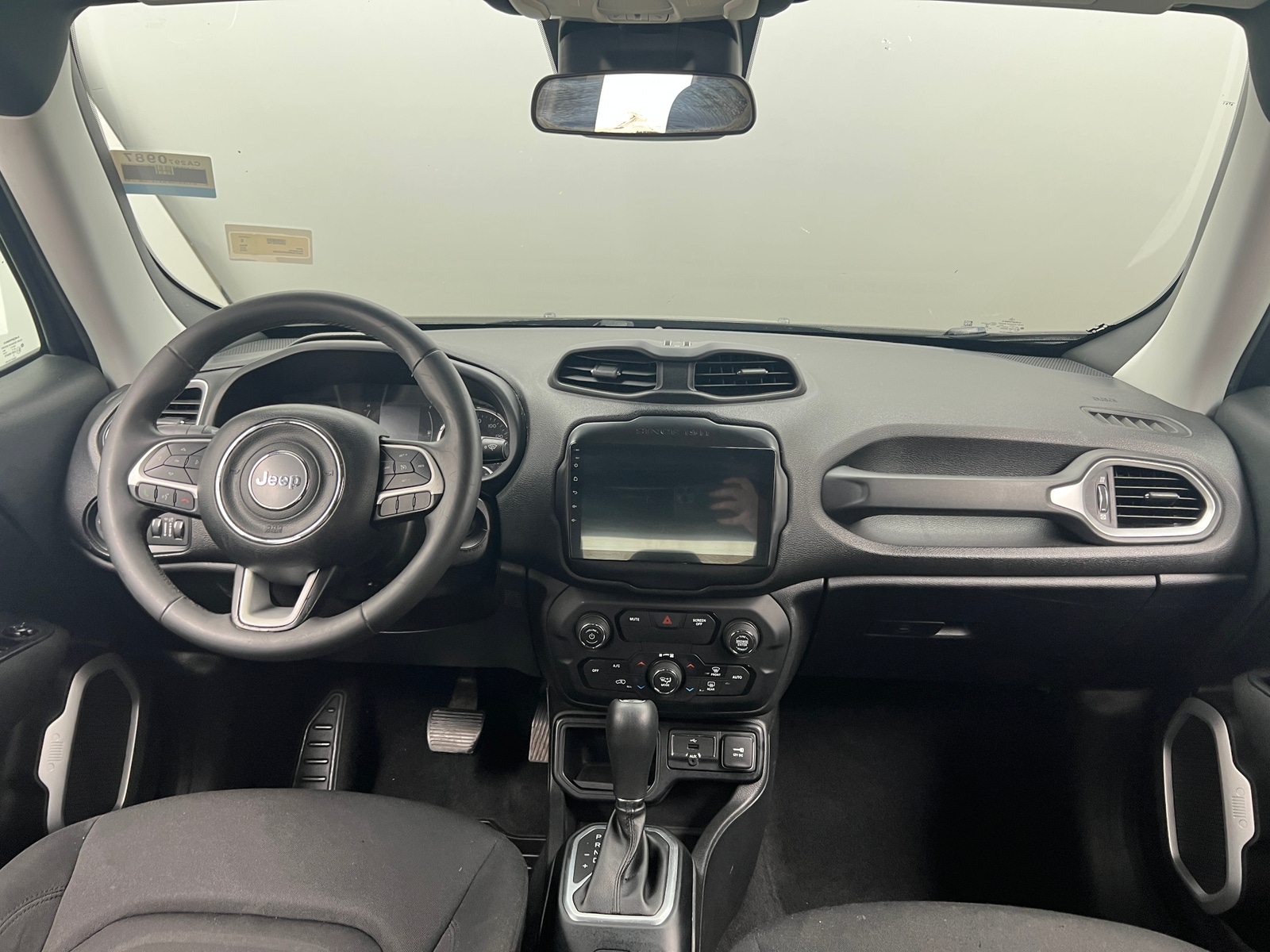 Thumbnail: 2018 Jeep Renegade - 3