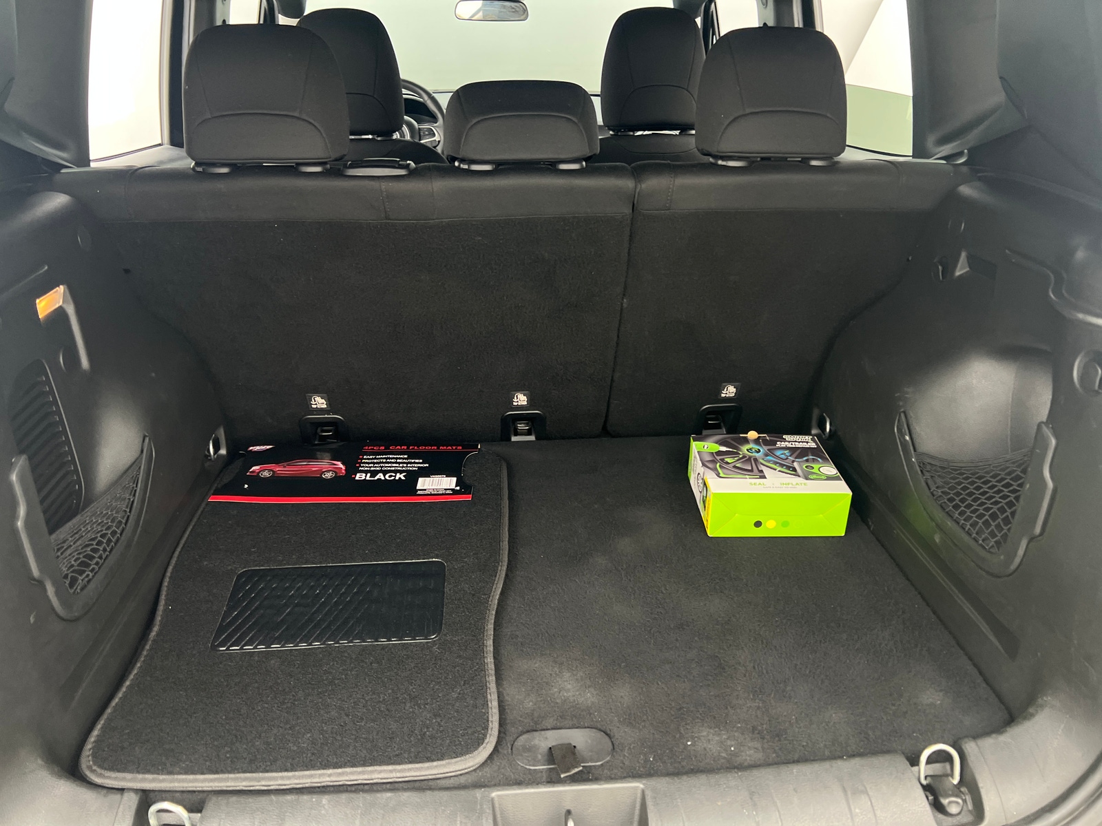 Thumbnail: 2018 Jeep Renegade - 7