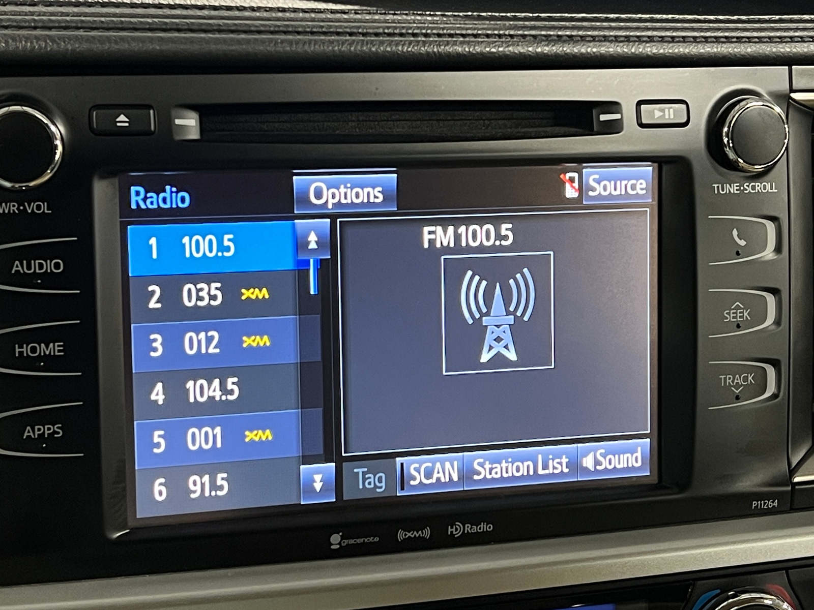 Thumbnail: 2016 Toyota Highlander - 4