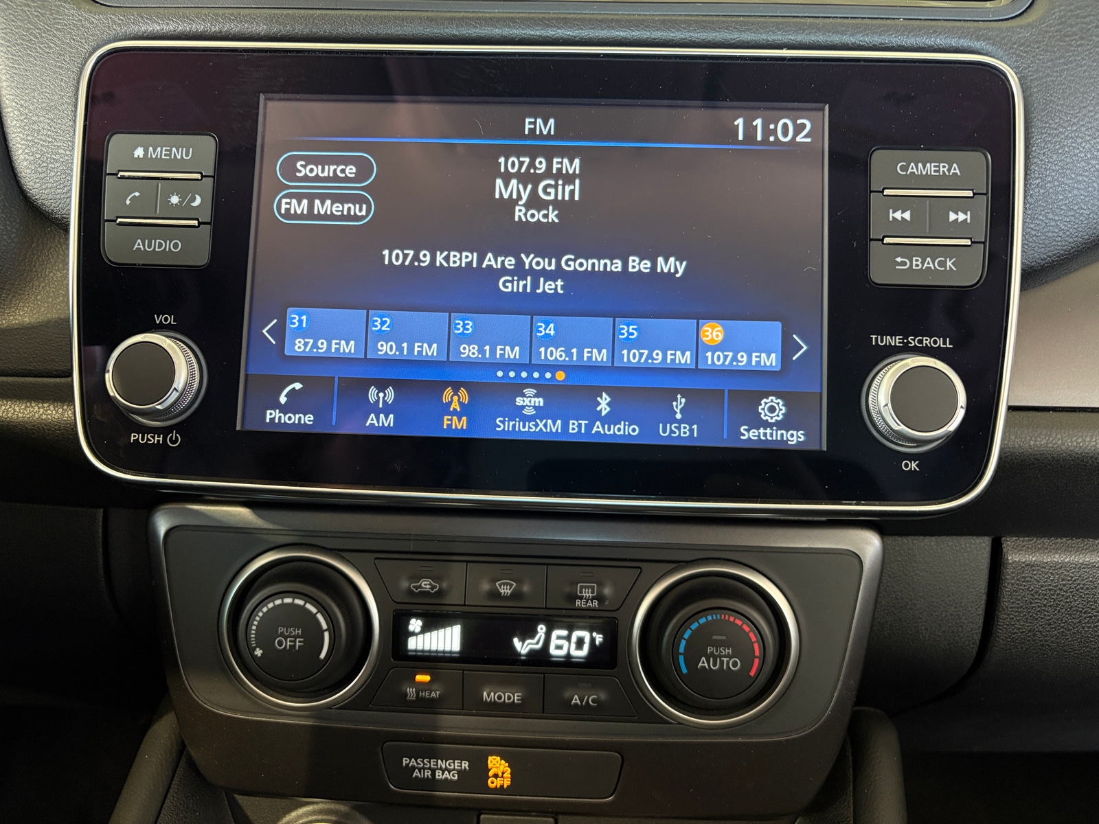 Thumbnail: 2025 Nissan Leaf - 4