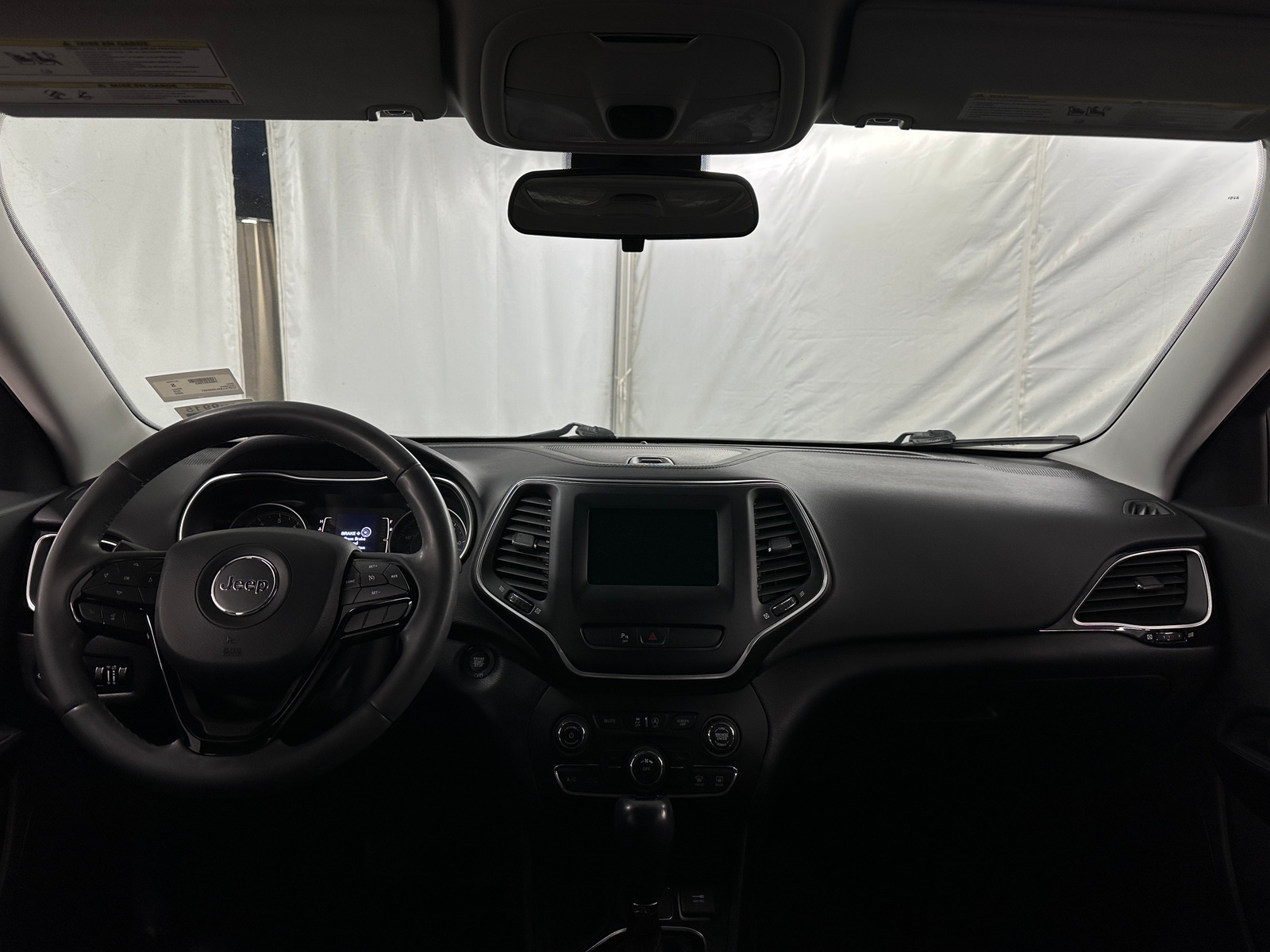 Thumbnail: 2020 Jeep Cherokee - 3