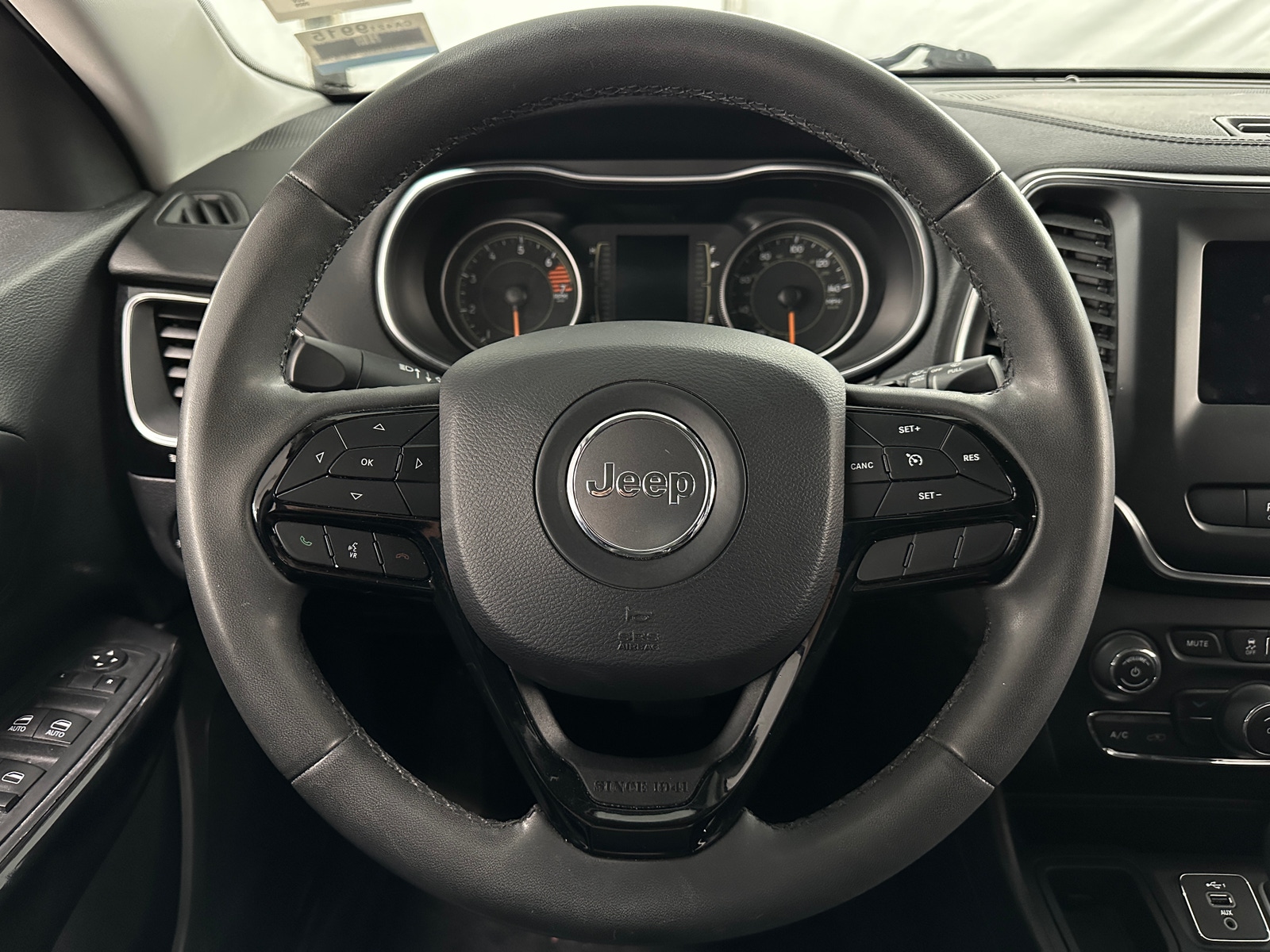 Thumbnail: 2020 Jeep Cherokee - 5