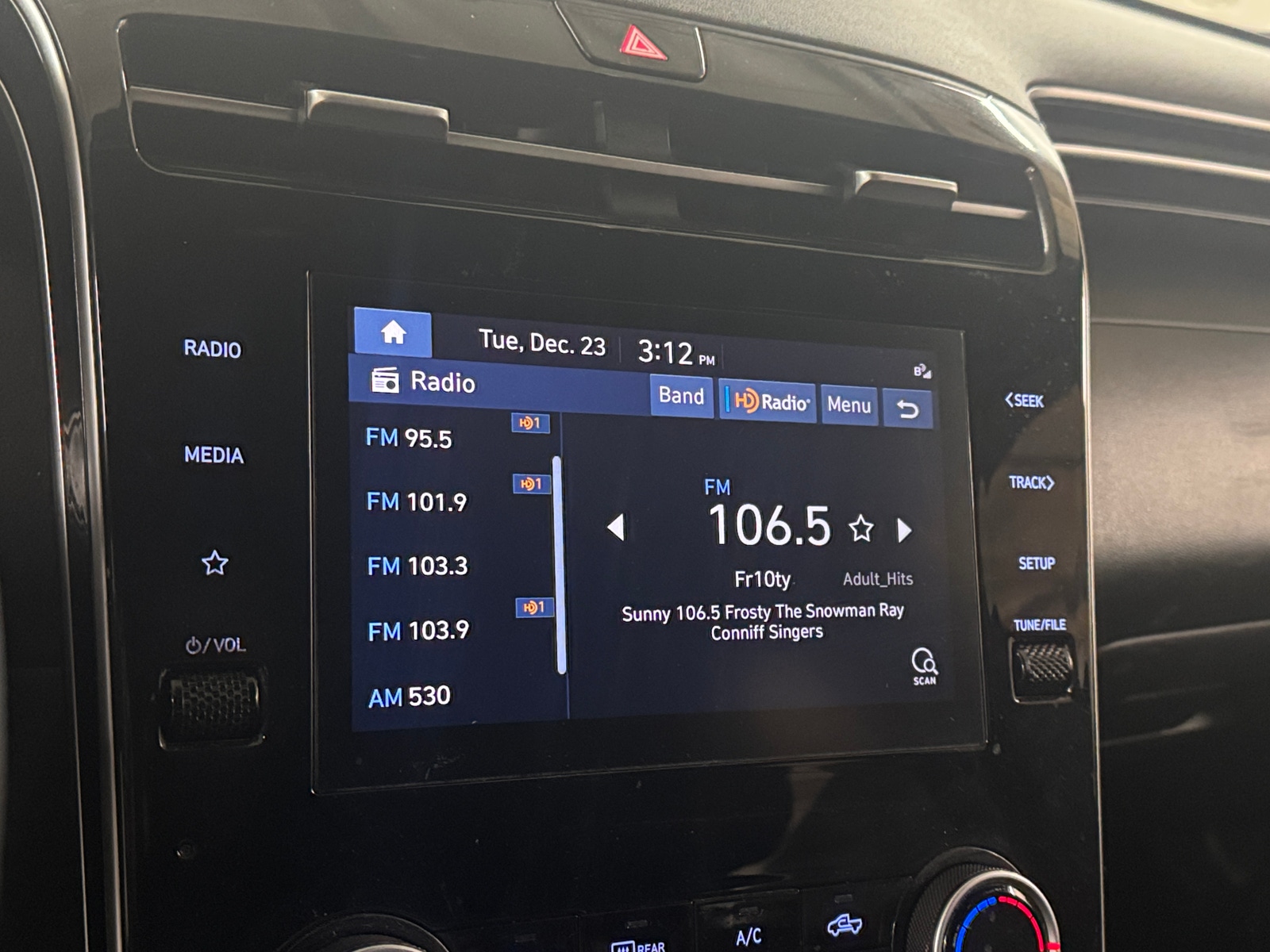 Thumbnail: 2023 Hyundai Santa Cruz - 4