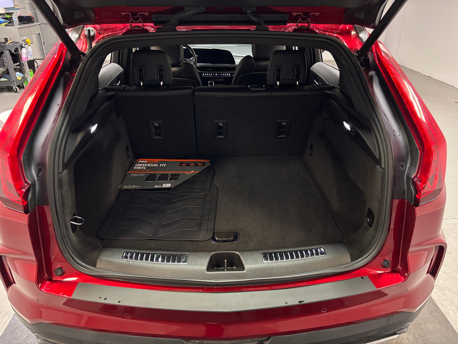 Thumbnail: 2024 Cadillac XT4 - 6