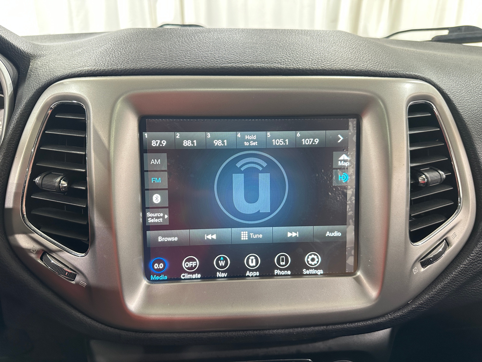 Thumbnail: 2018 Jeep Compass - 4