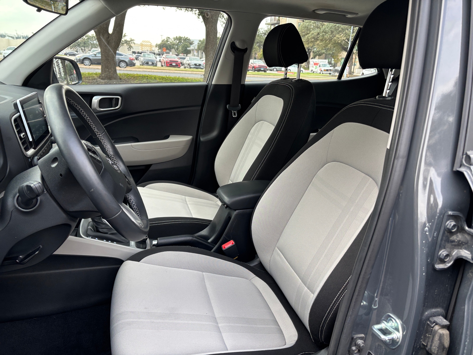 Thumbnail: 2025 Hyundai Venue - 2