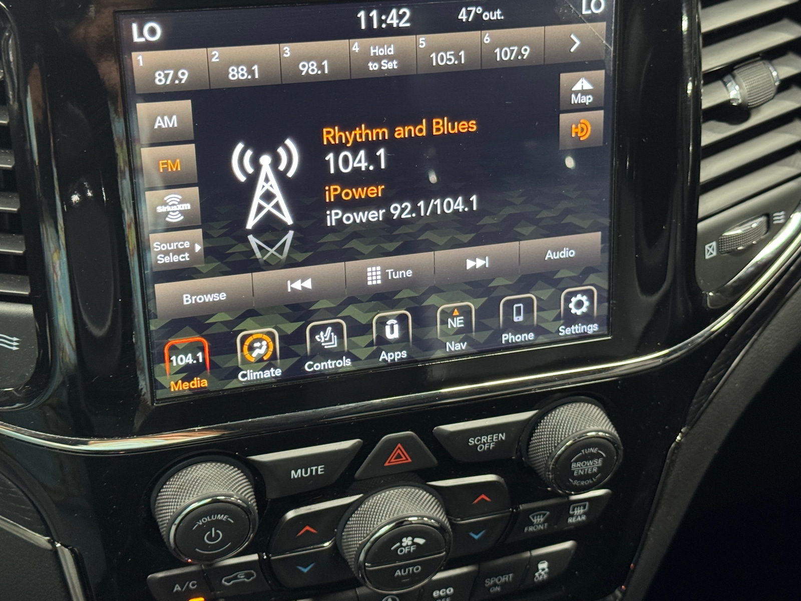 Thumbnail: 2020 Jeep Grand Cherokee - 3