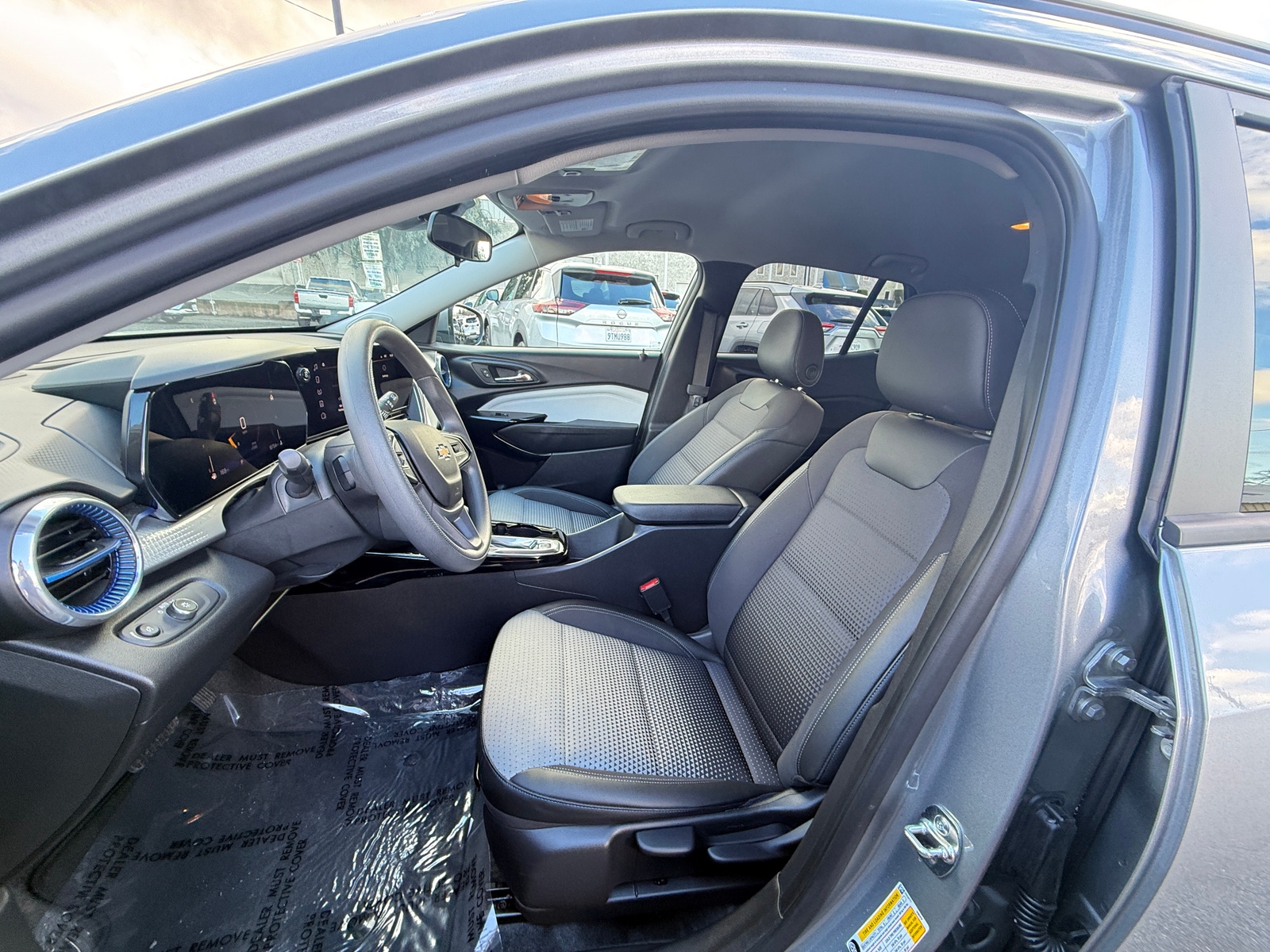 Thumbnail: 2025 Chevrolet Trax - 2