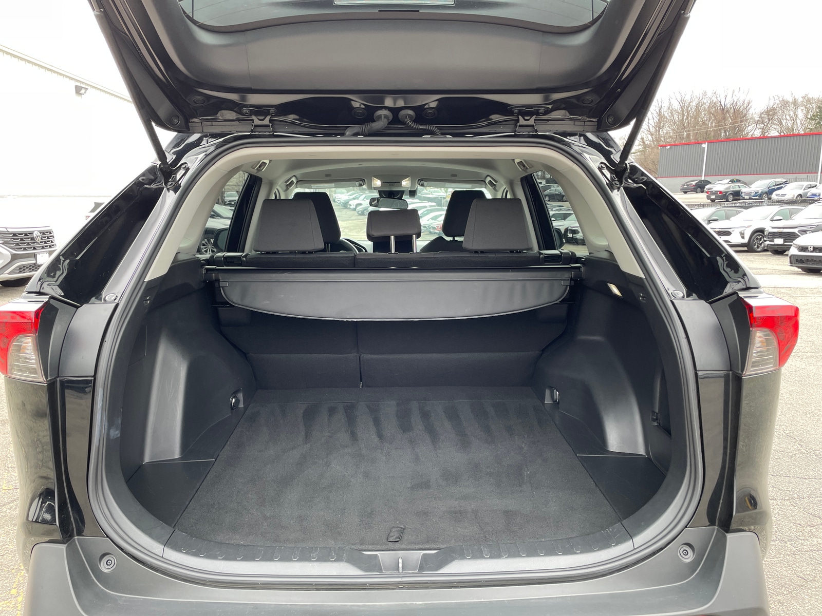 Thumbnail: 2025 Toyota RAV4 - 6