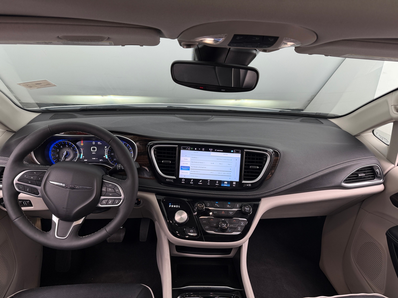 Thumbnail: 2024 Chrysler Pacifica - 2