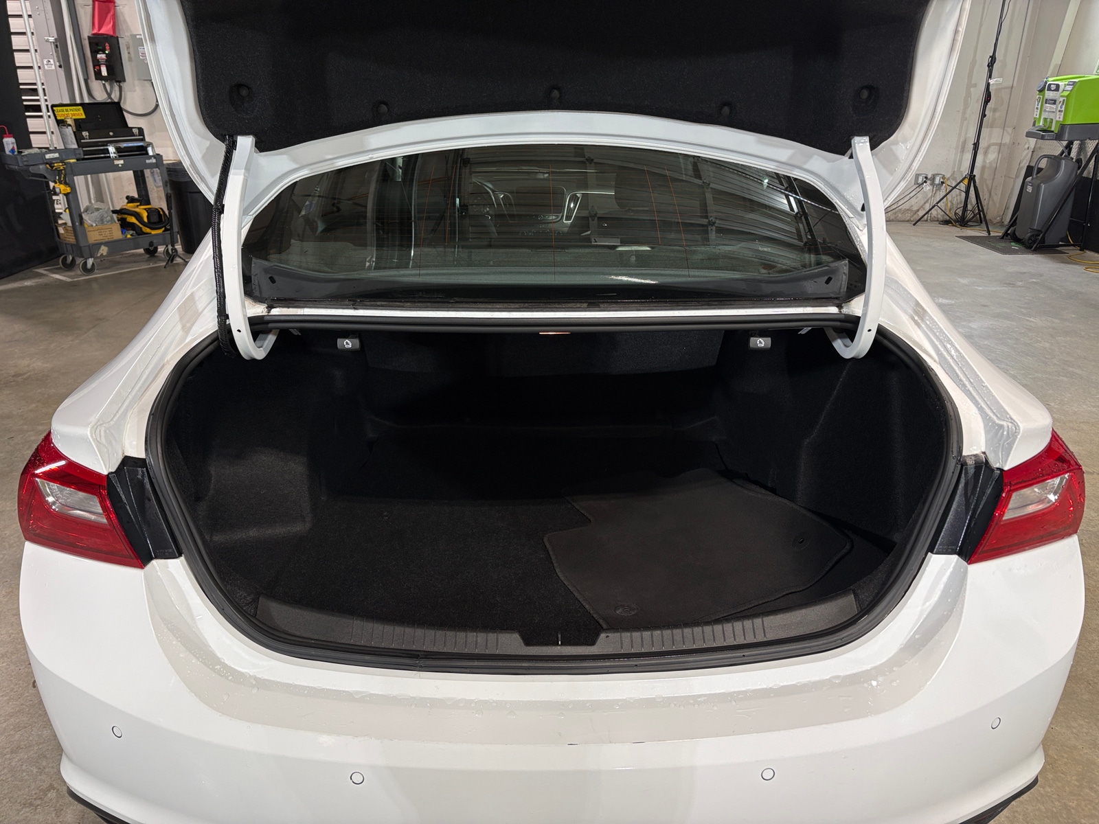 Thumbnail: 2024 Chevrolet Malibu - 7